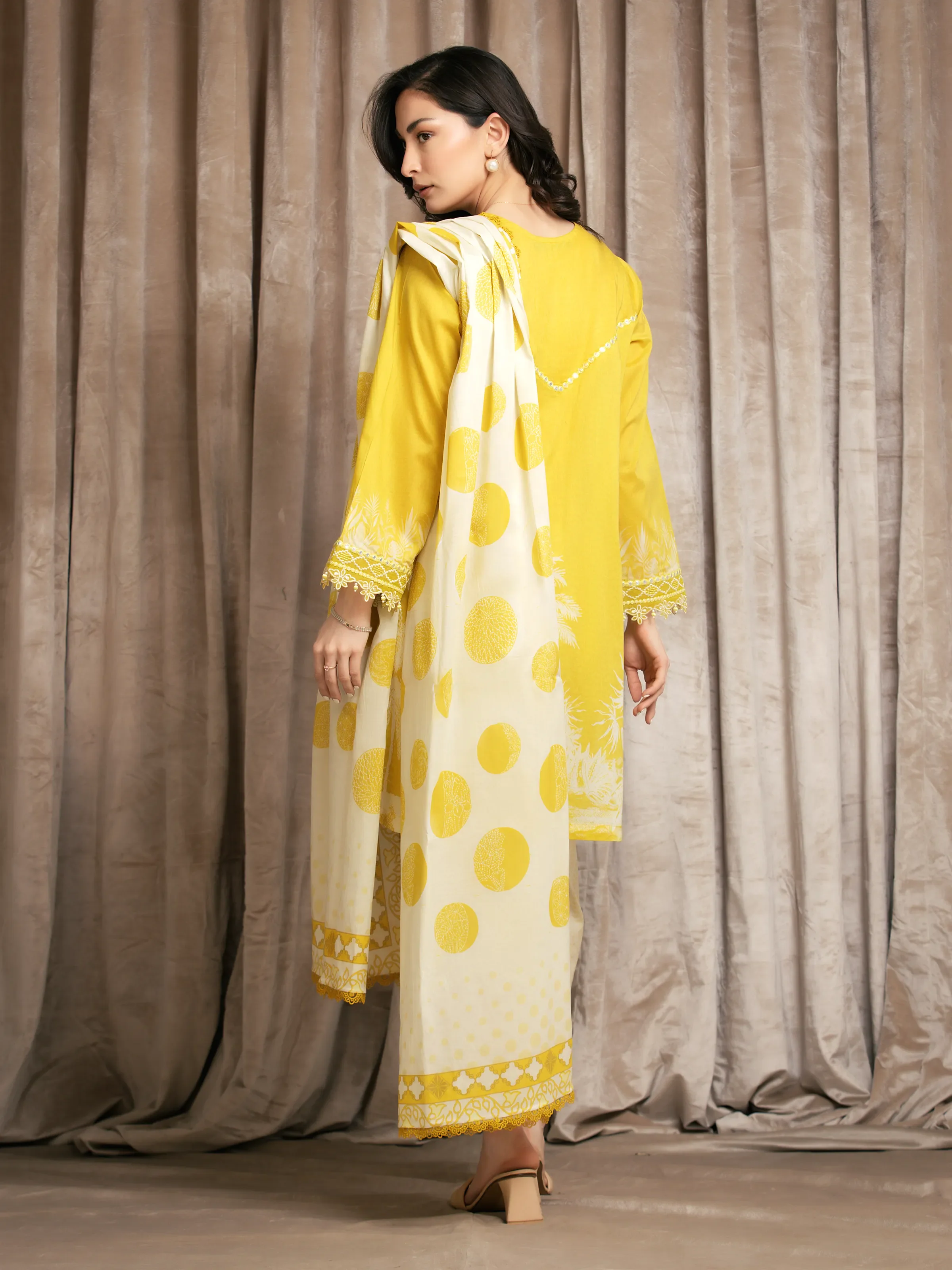 Unstitched Embroidered Lawn Suit - EWU6V1-33011-3P - Image 6