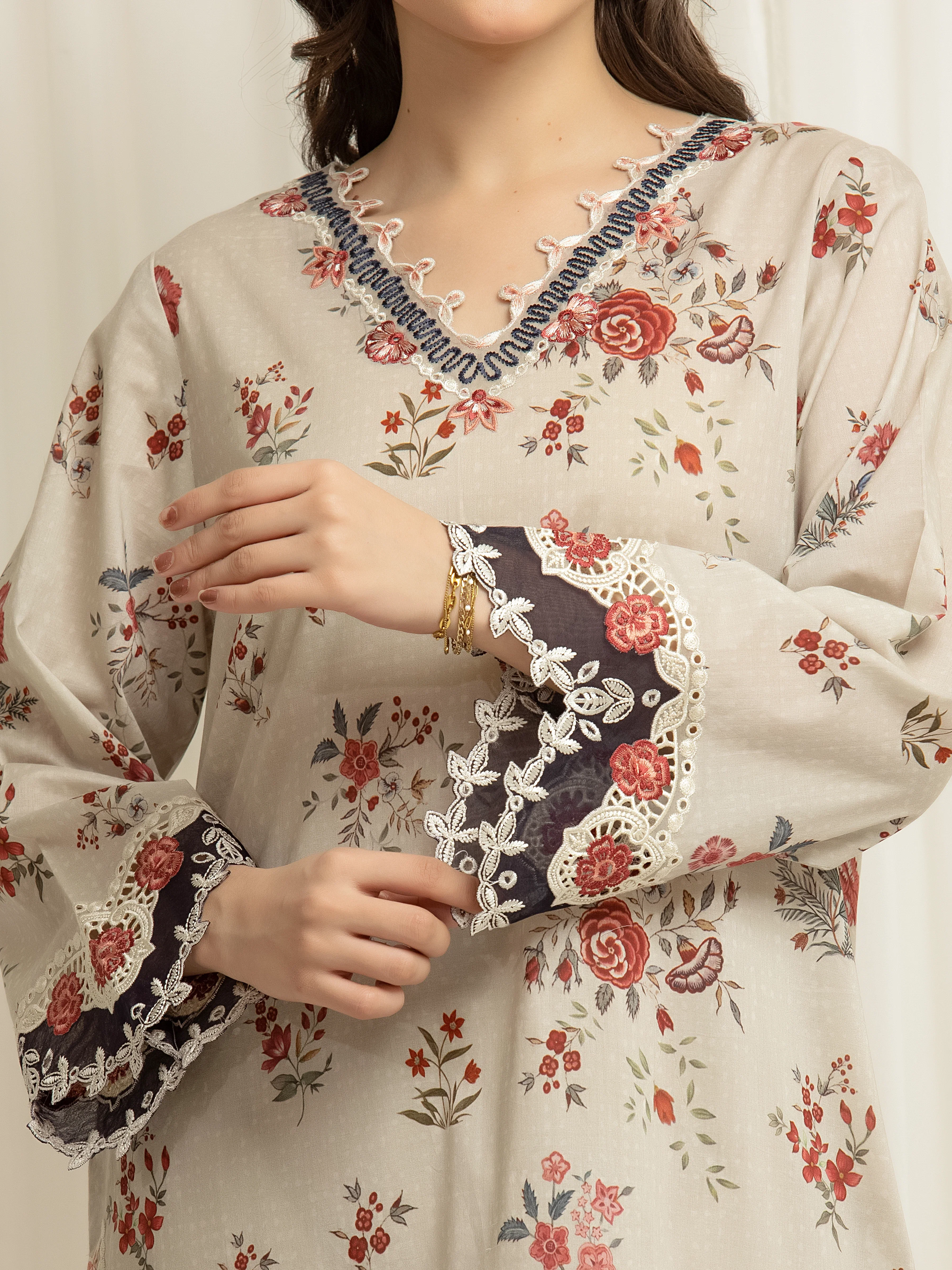 Unstitched Embroidered Lawn Suit - EWU6V1-33012-3P - Image 3