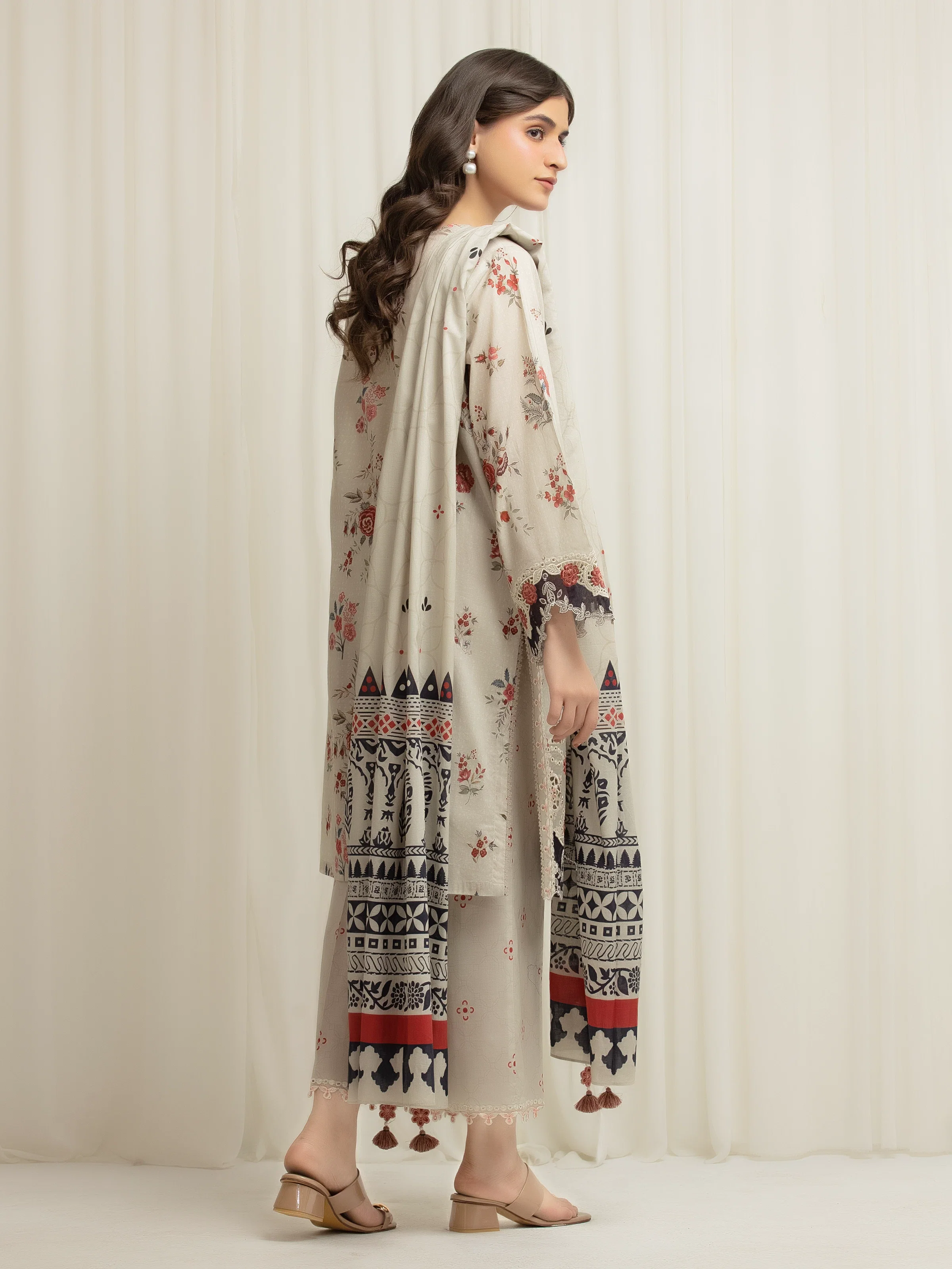 Unstitched Embroidered Lawn Suit - EWU6V1-33012-3P - Image 6