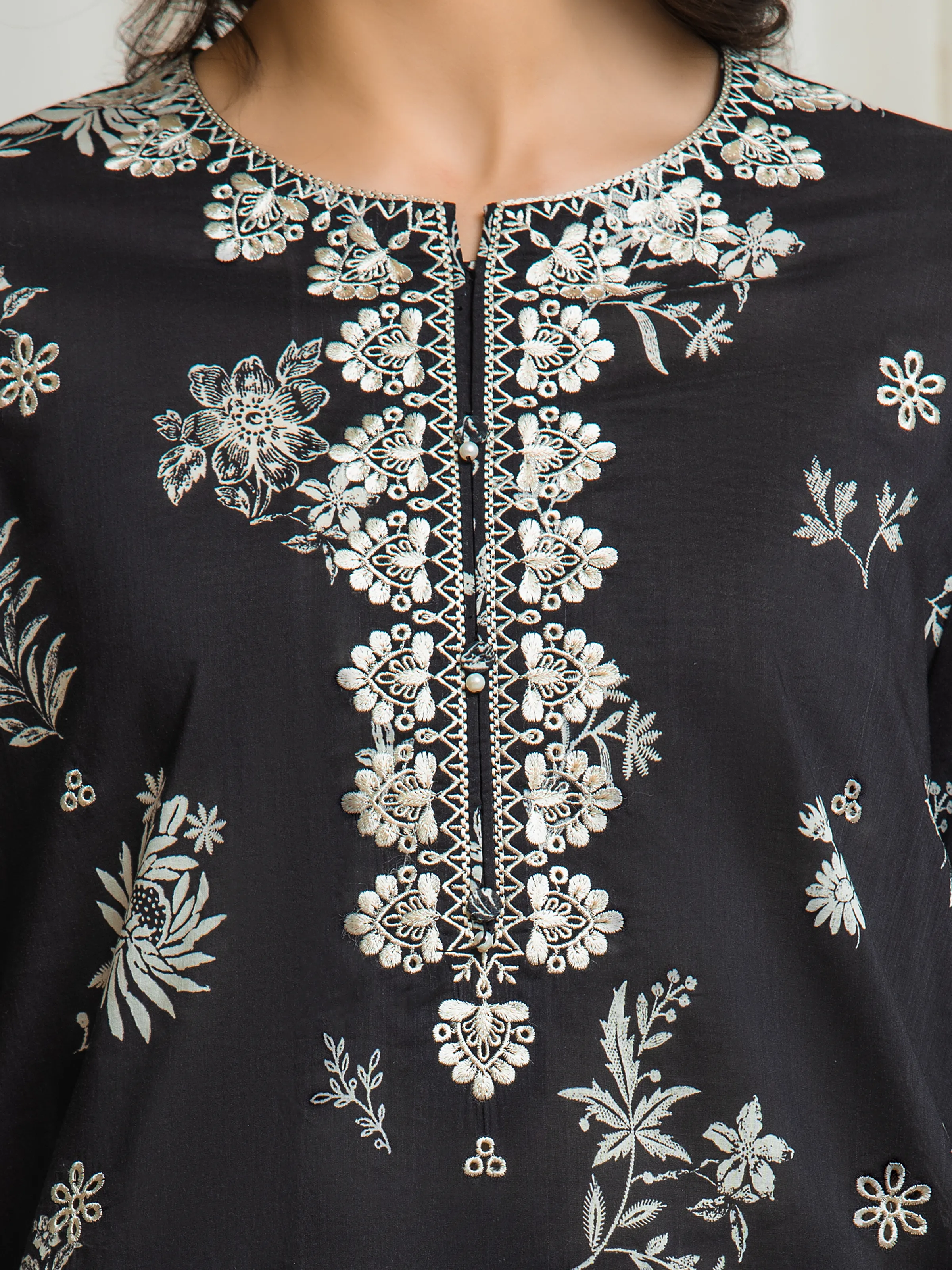 Unstitched Embroidered Lawn Suit - EWU6V1-33014-3P - Image 3
