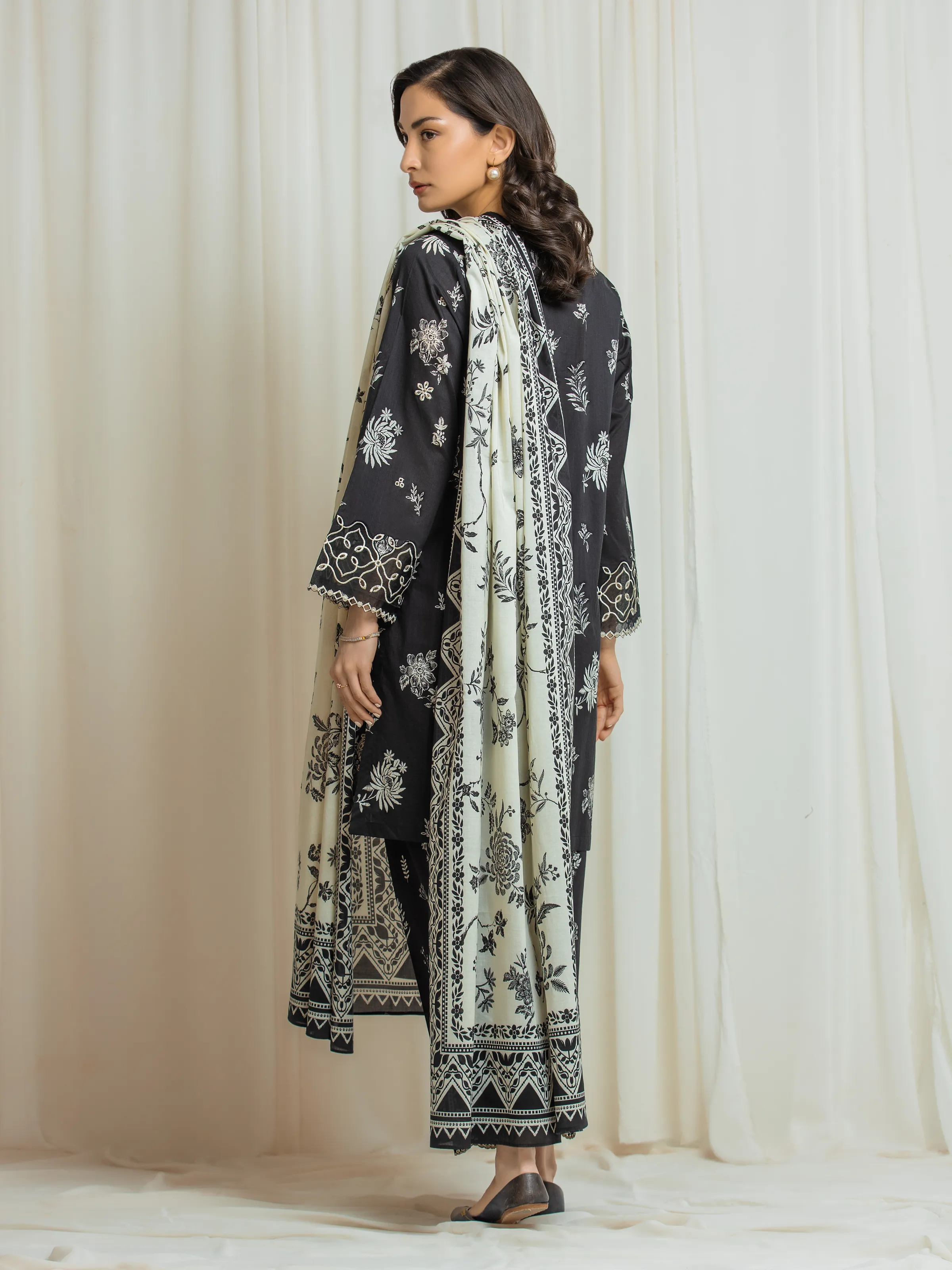 Unstitched Embroidered Lawn Suit - EWU6V1-33014-3P - Image 6
