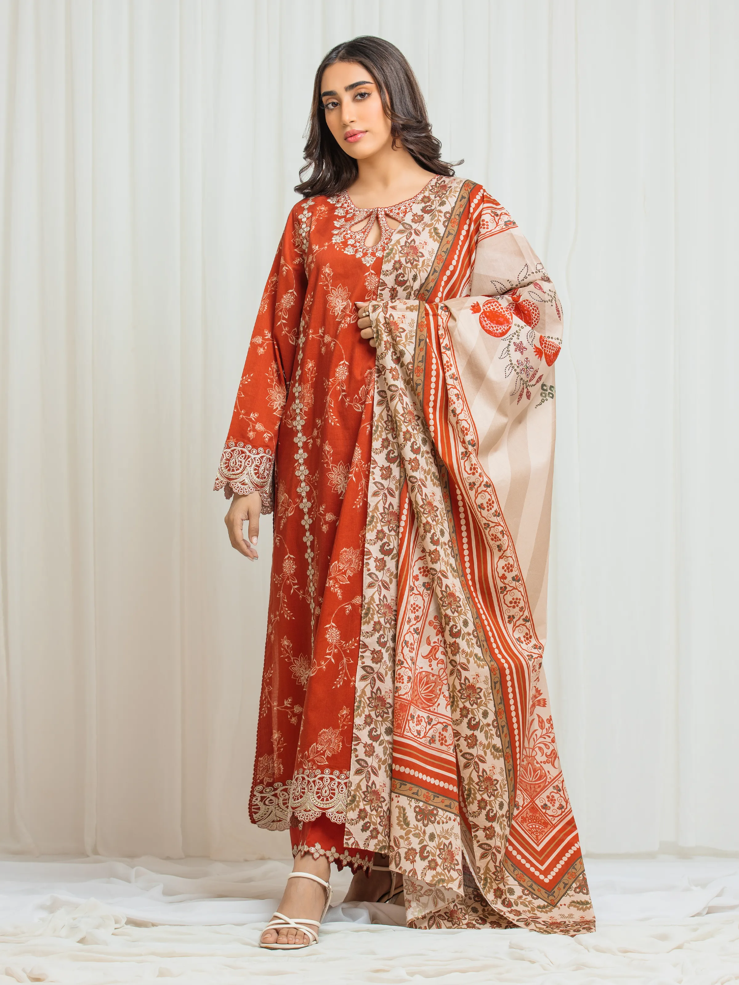 Unstitched Embroidered Lawn Suit - EWU6V1-33018-3P
