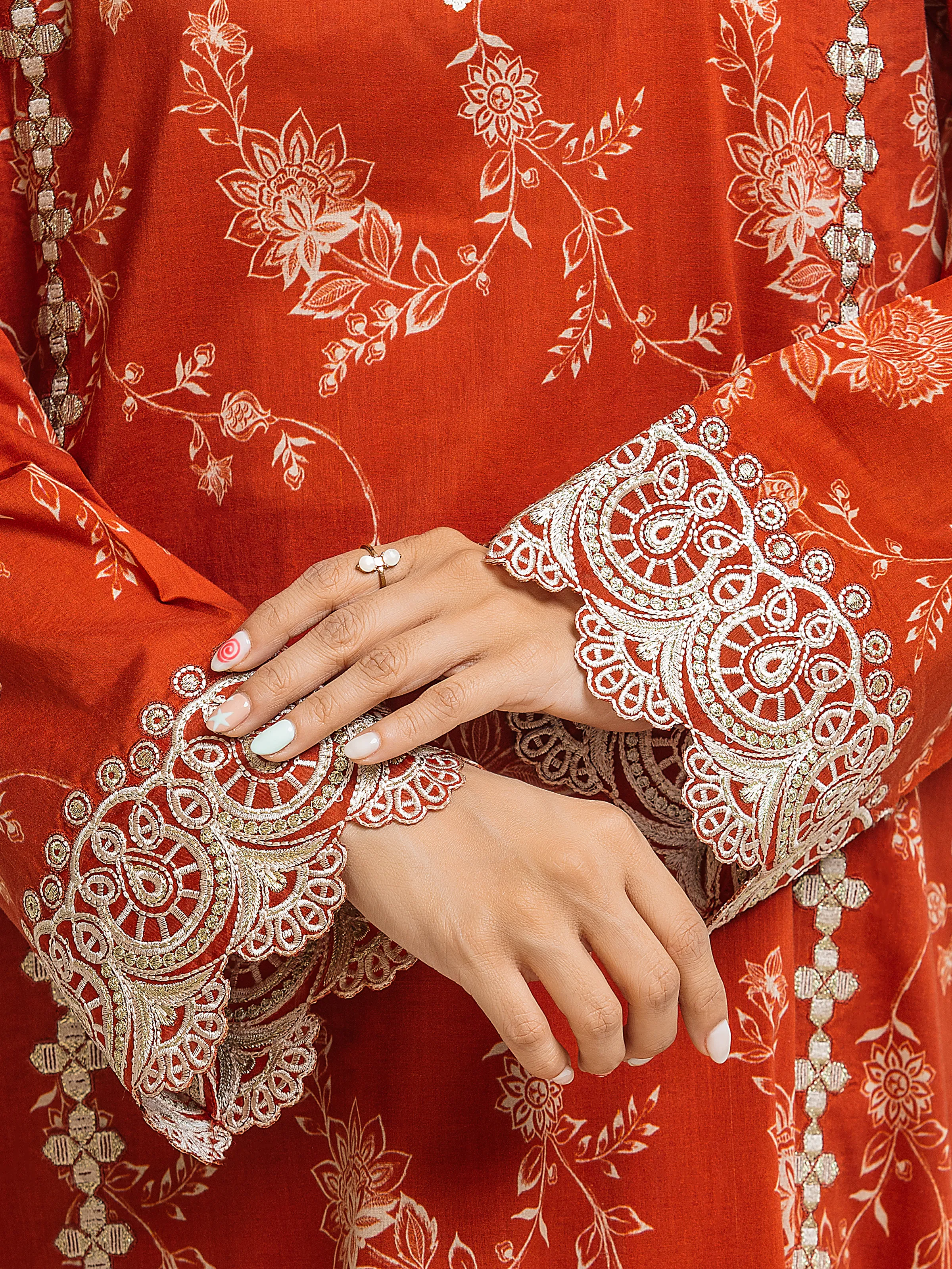 Unstitched Embroidered Lawn Suit - EWU6V1-33018-3P - Image 3