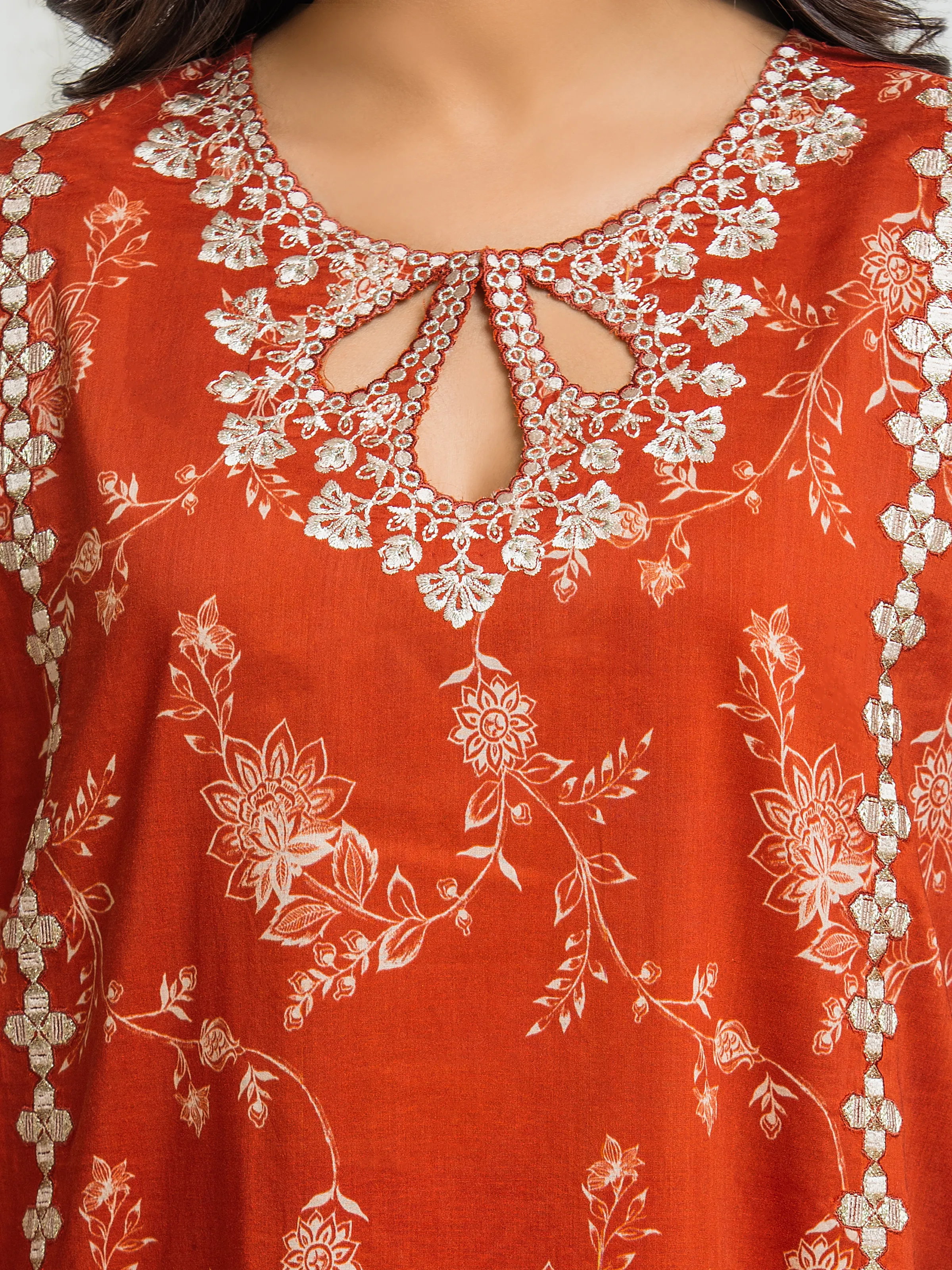 Unstitched Embroidered Lawn Suit - EWU6V1-33018-3P - Image 4