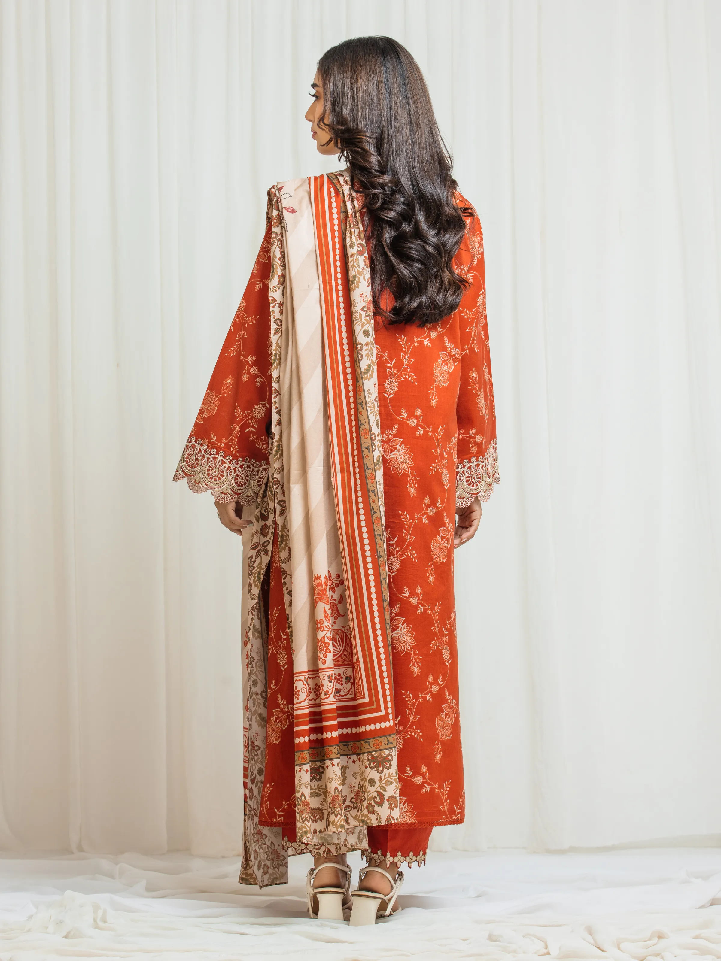 Unstitched Embroidered Lawn Suit - EWU6V1-33018-3P - Image 6
