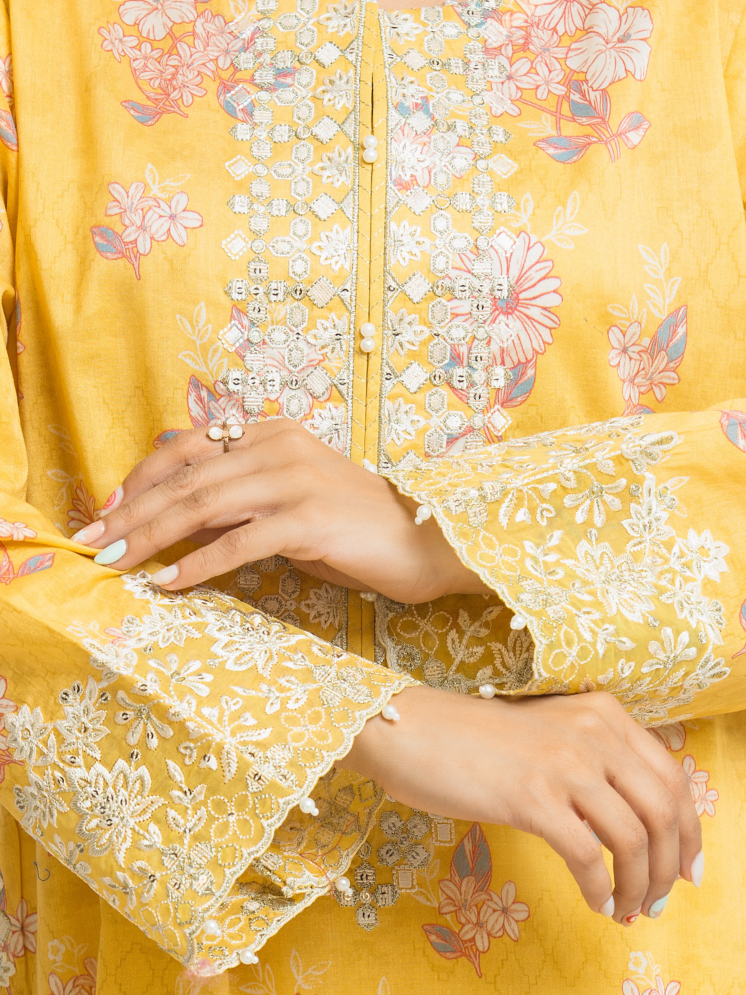 Unstitched Embroidered Lawn Suit - EWU6V1-33019-3P - Image 4