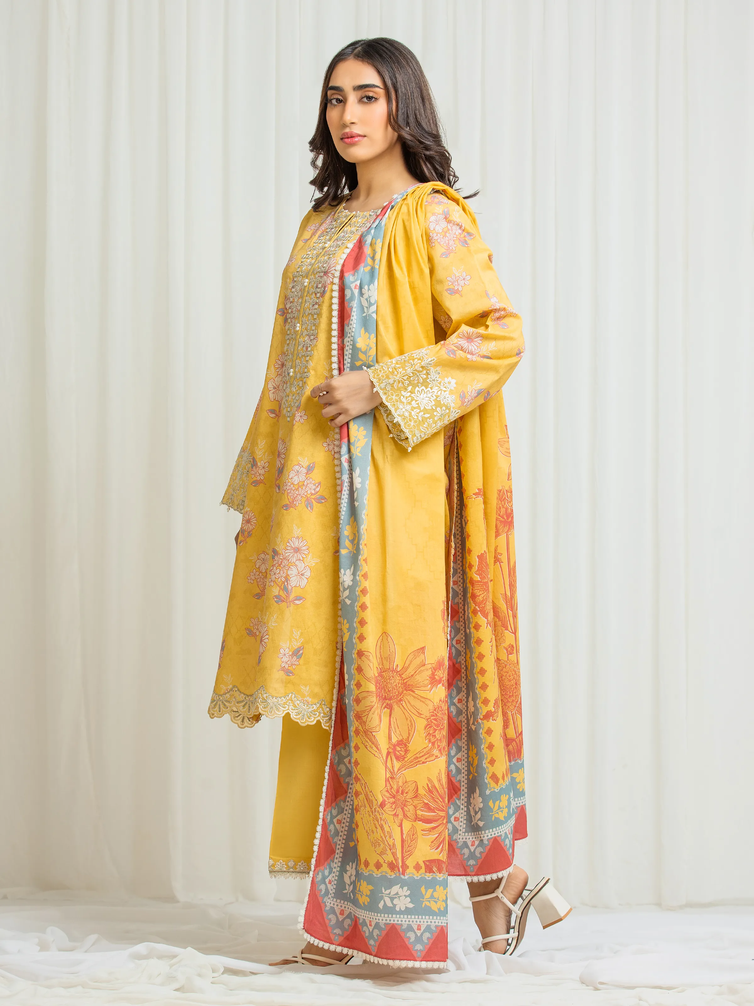 Unstitched Embroidered Lawn Suit - EWU6V1-33019-3P - Image 5