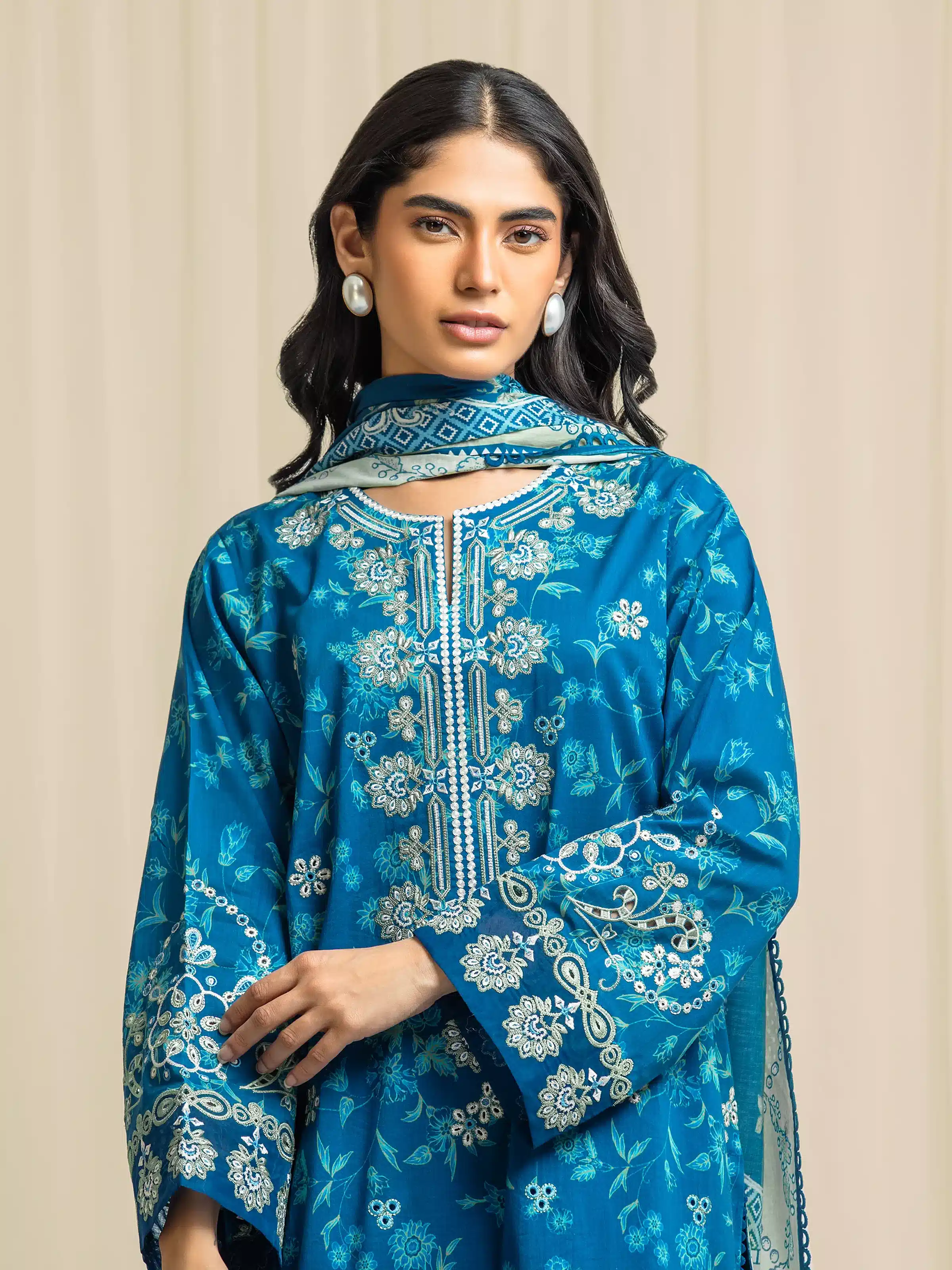 Unstitched Embroidered Lawn Suit - EWU6V1-33020-3P - Image 2