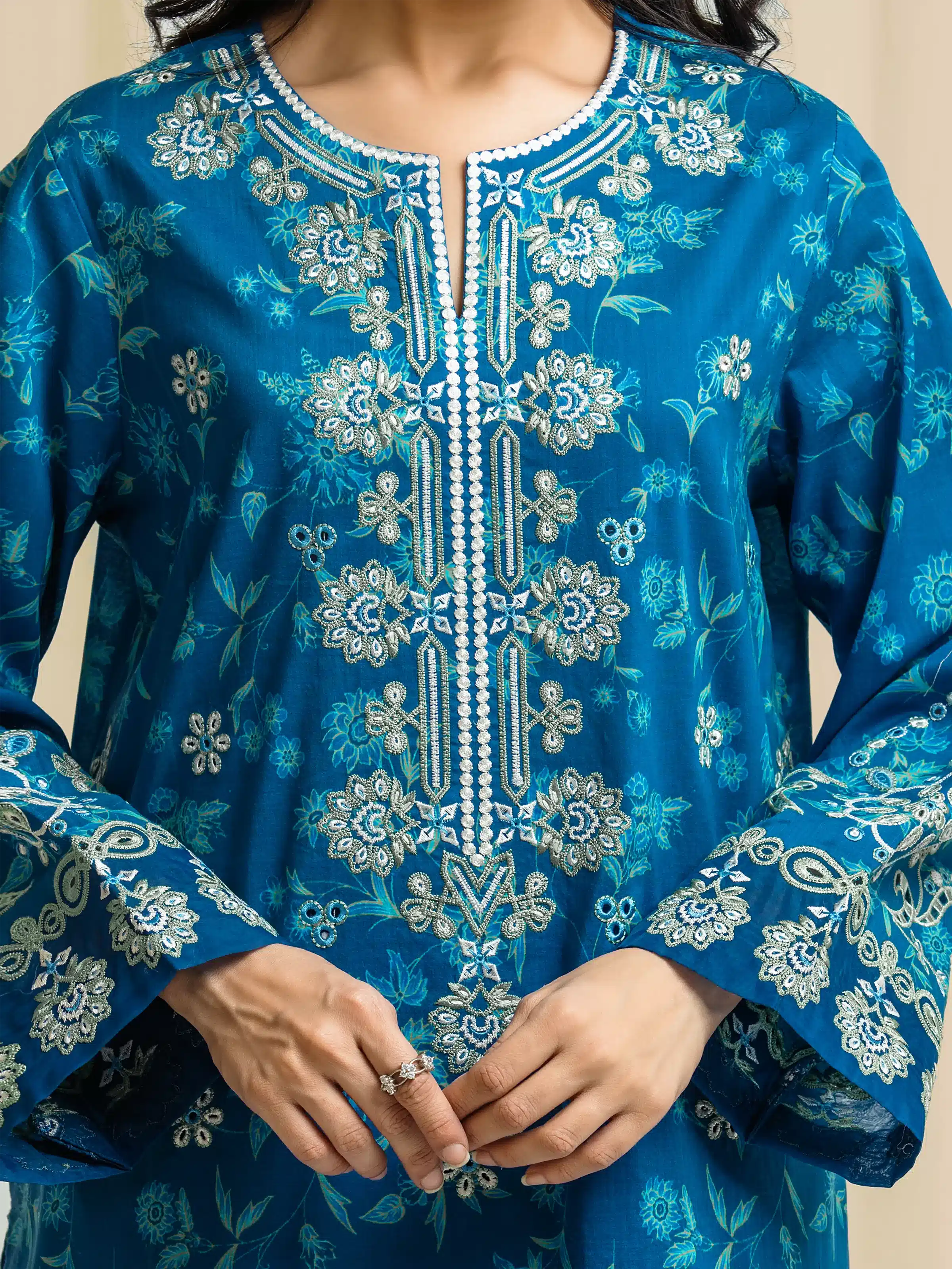 Unstitched Embroidered Lawn Suit - EWU6V1-33020-3P - Image 3