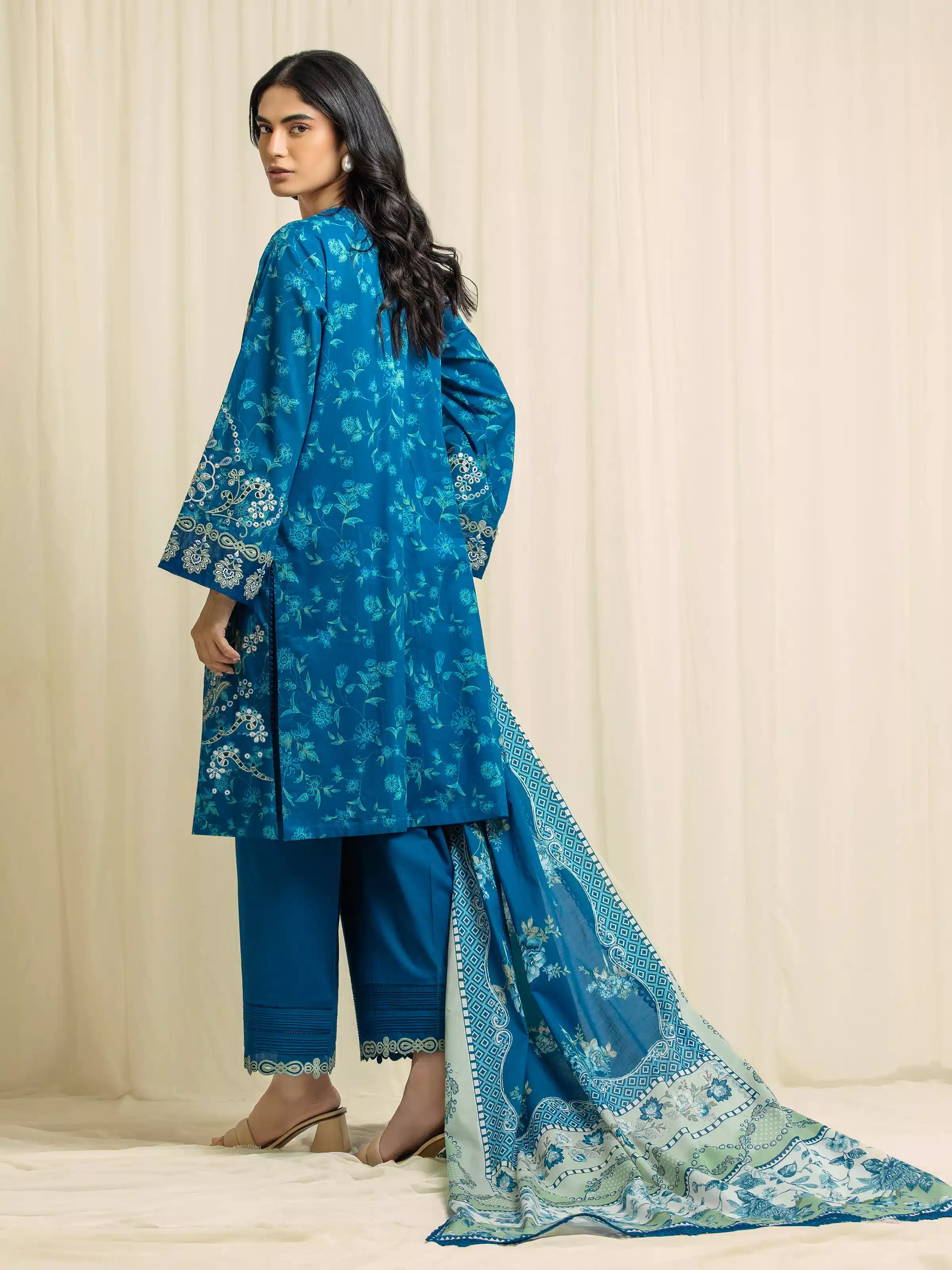 Unstitched Embroidered Lawn Suit - EWU6V1-33020-3P - Image 6