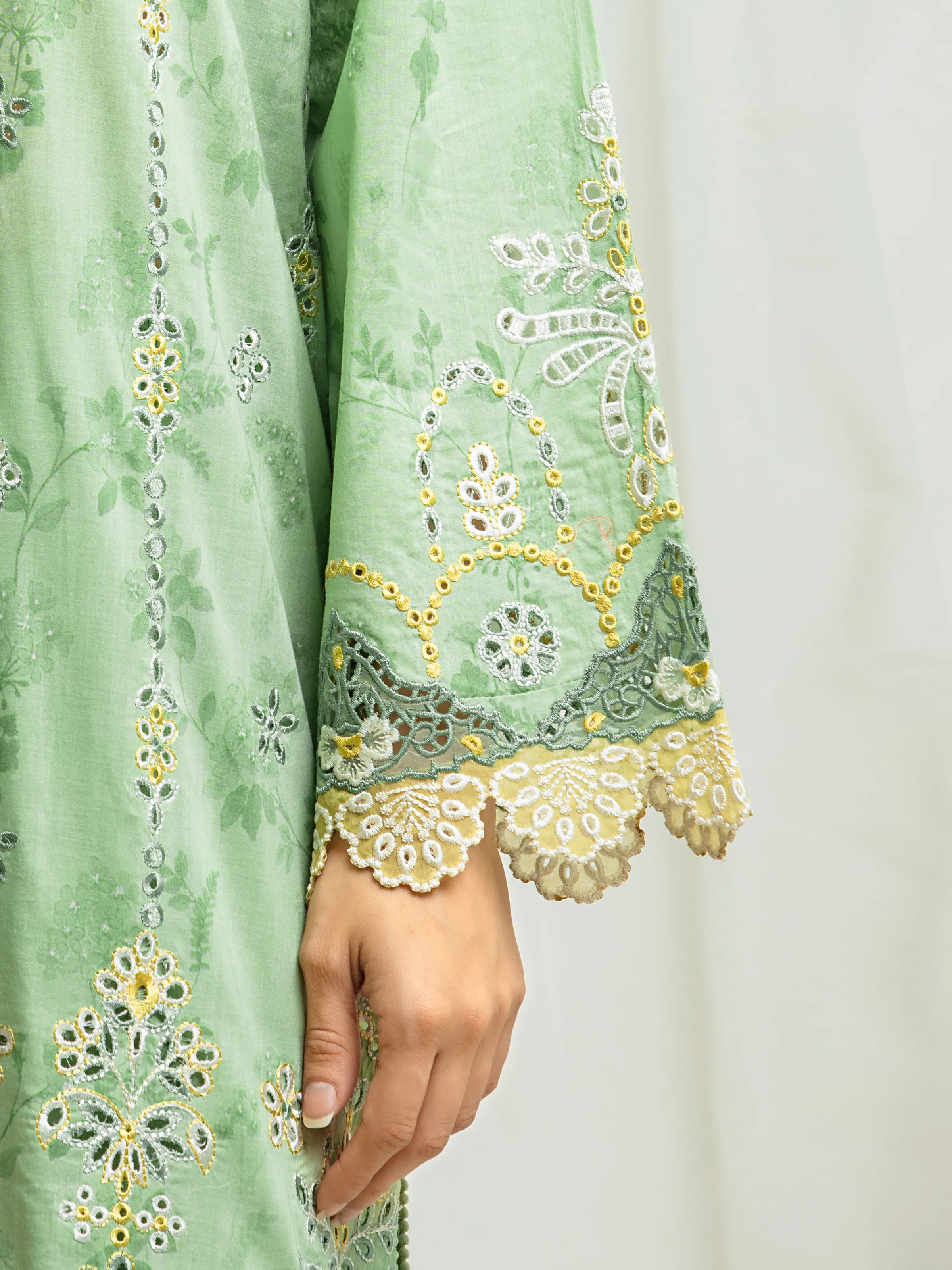 Unstitched Embroidered Lawn Suit - EWU6V1-33021-3P - Image 4