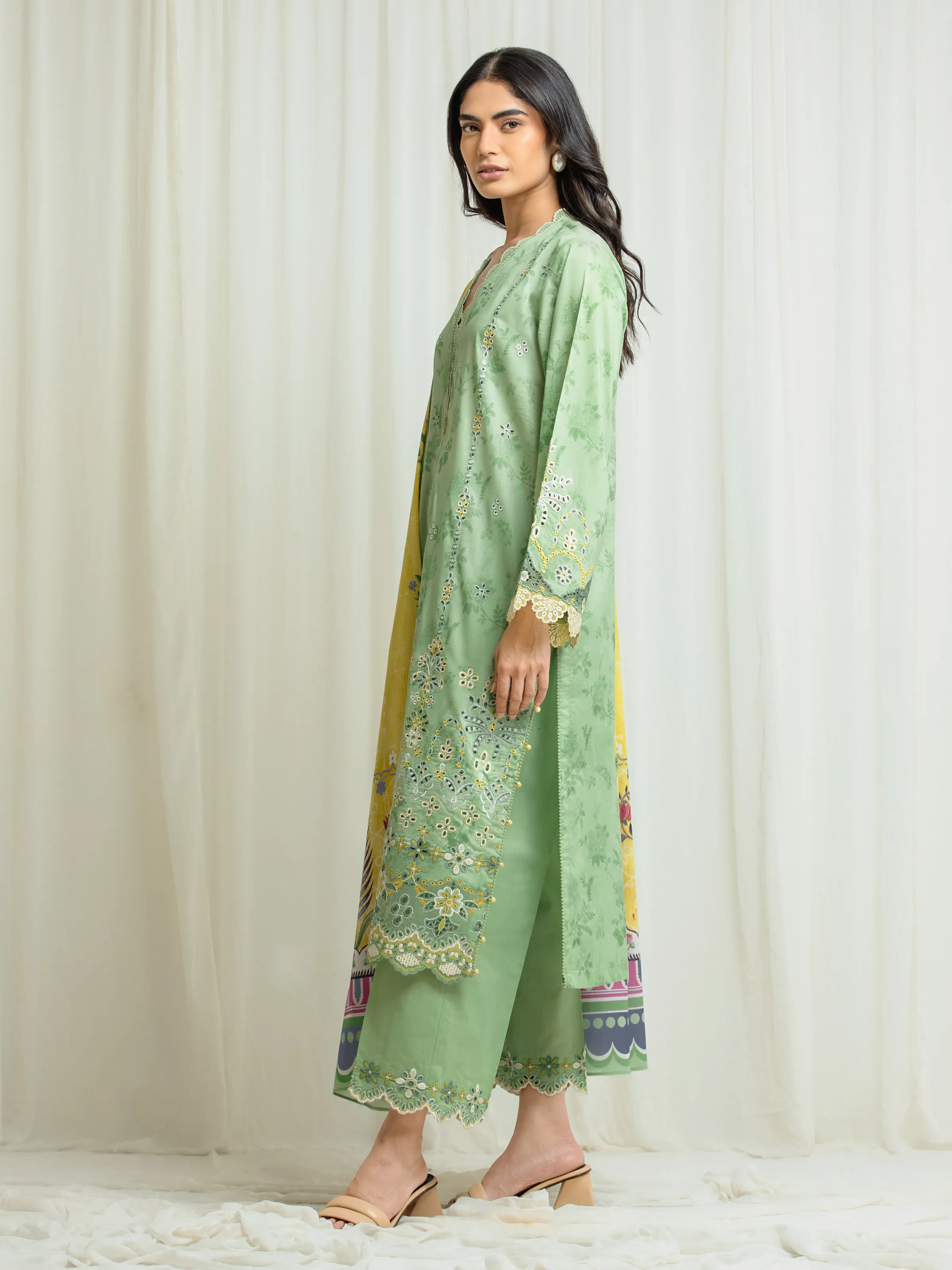 Unstitched Embroidered Lawn Suit - EWU6V1-33021-3P - Image 5