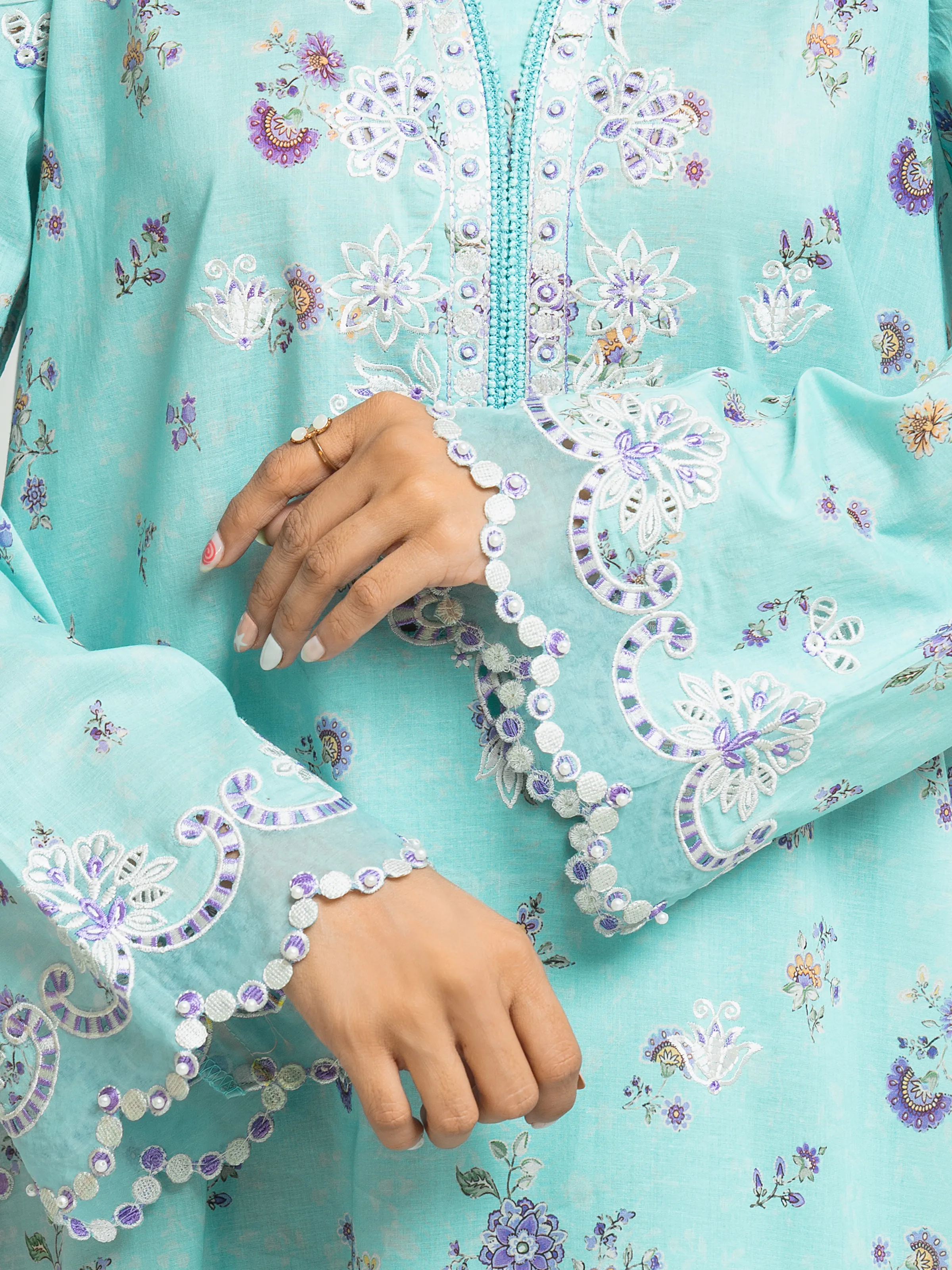 Unstitched Embroidered Lawn Suit - EWU6V1-33023-3P - Image 4