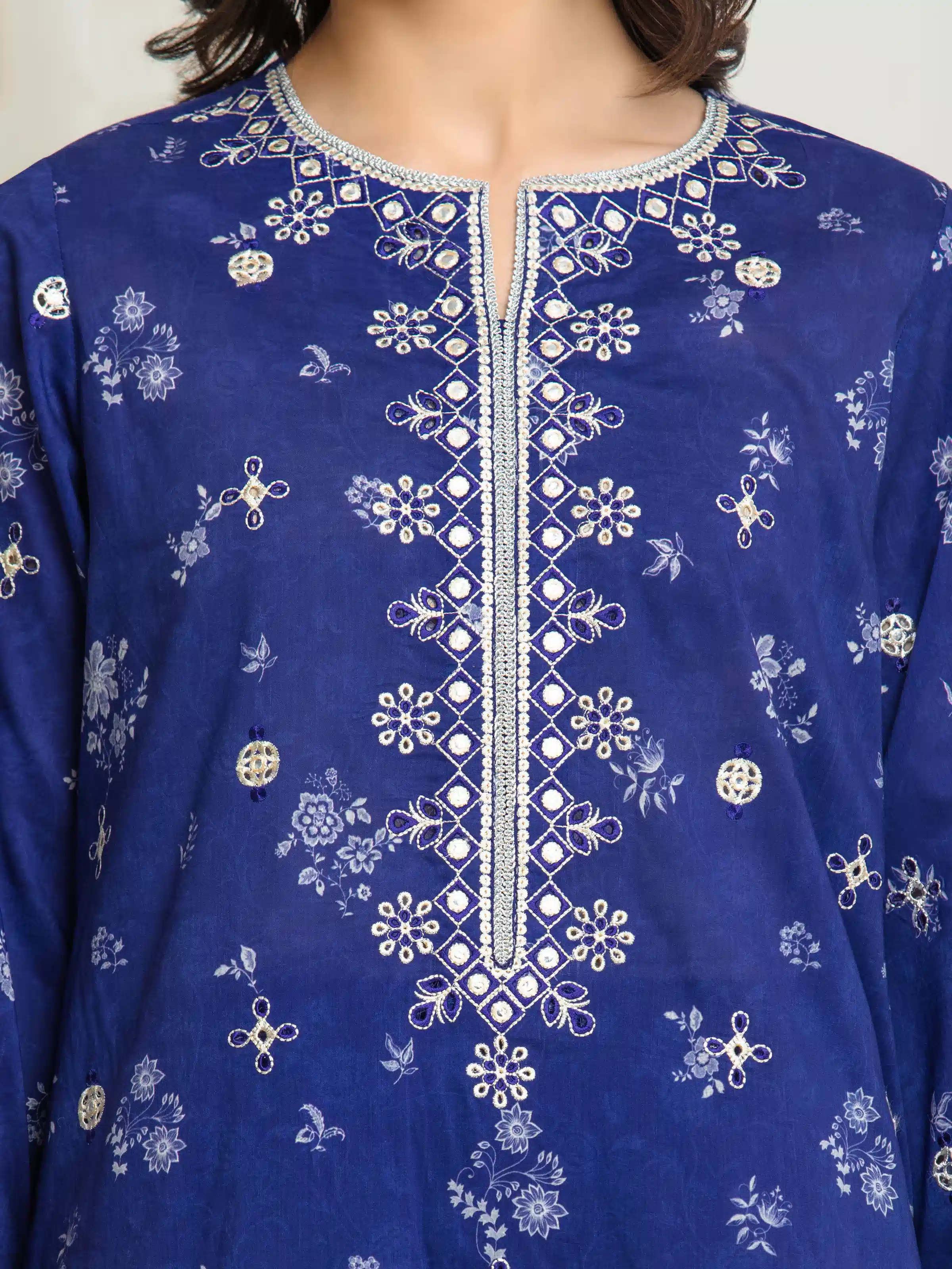Unstitched Embroidered Lawn Suit - EWU6V1-33024-3P - Image 3