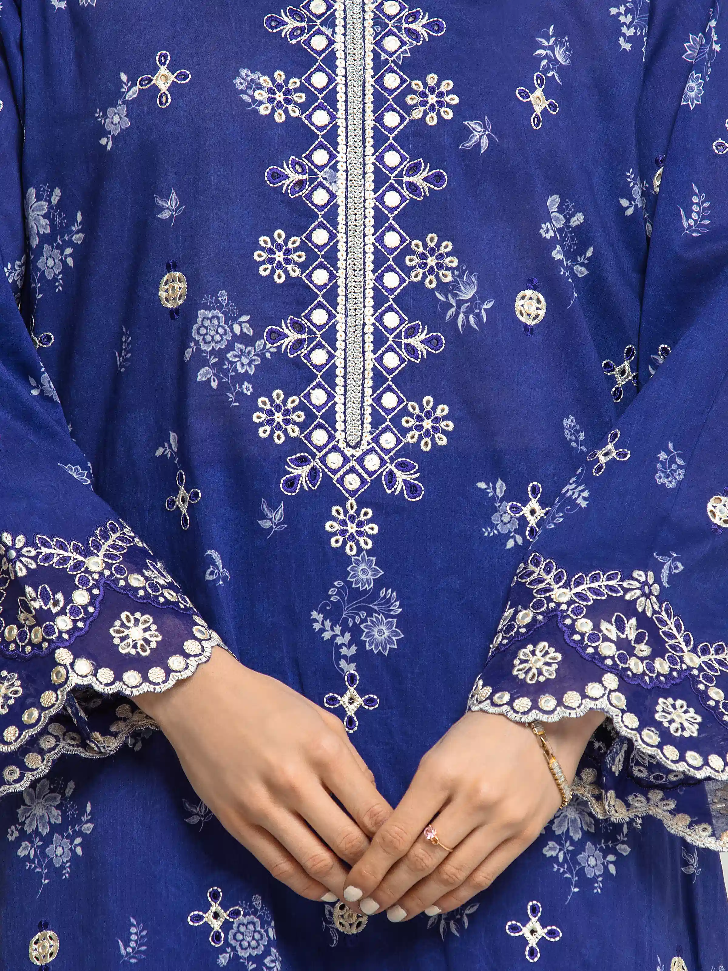 Unstitched Embroidered Lawn Suit - EWU6V1-33024-3P - Image 4