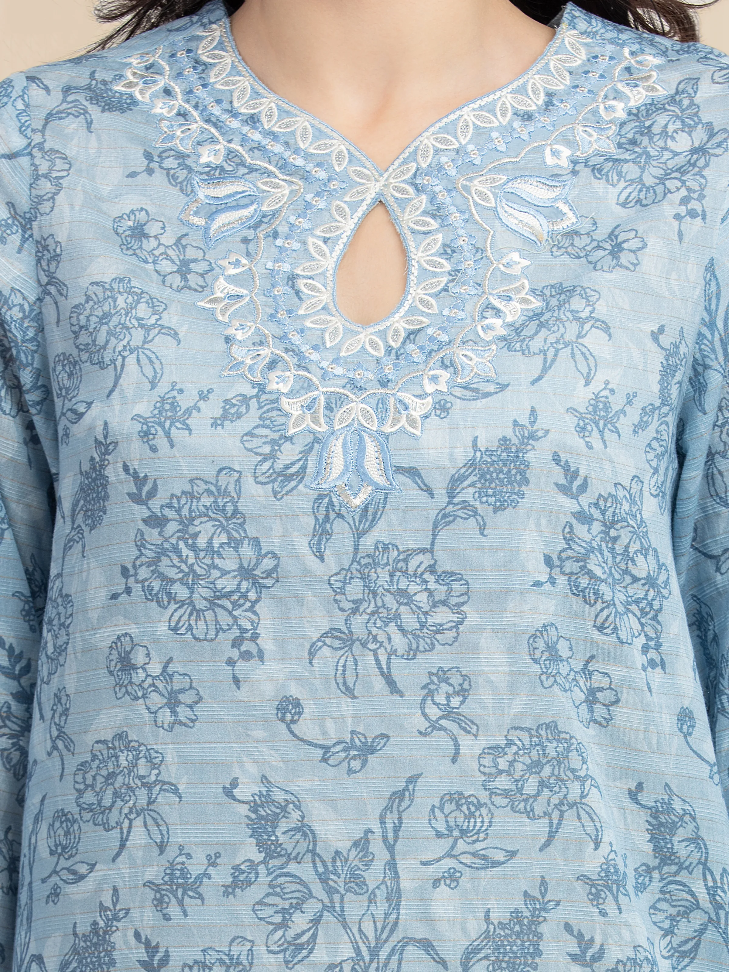 Unstitched Embroidered Zari Lawn Suit - EWU6V23-33416-3P - Image 4