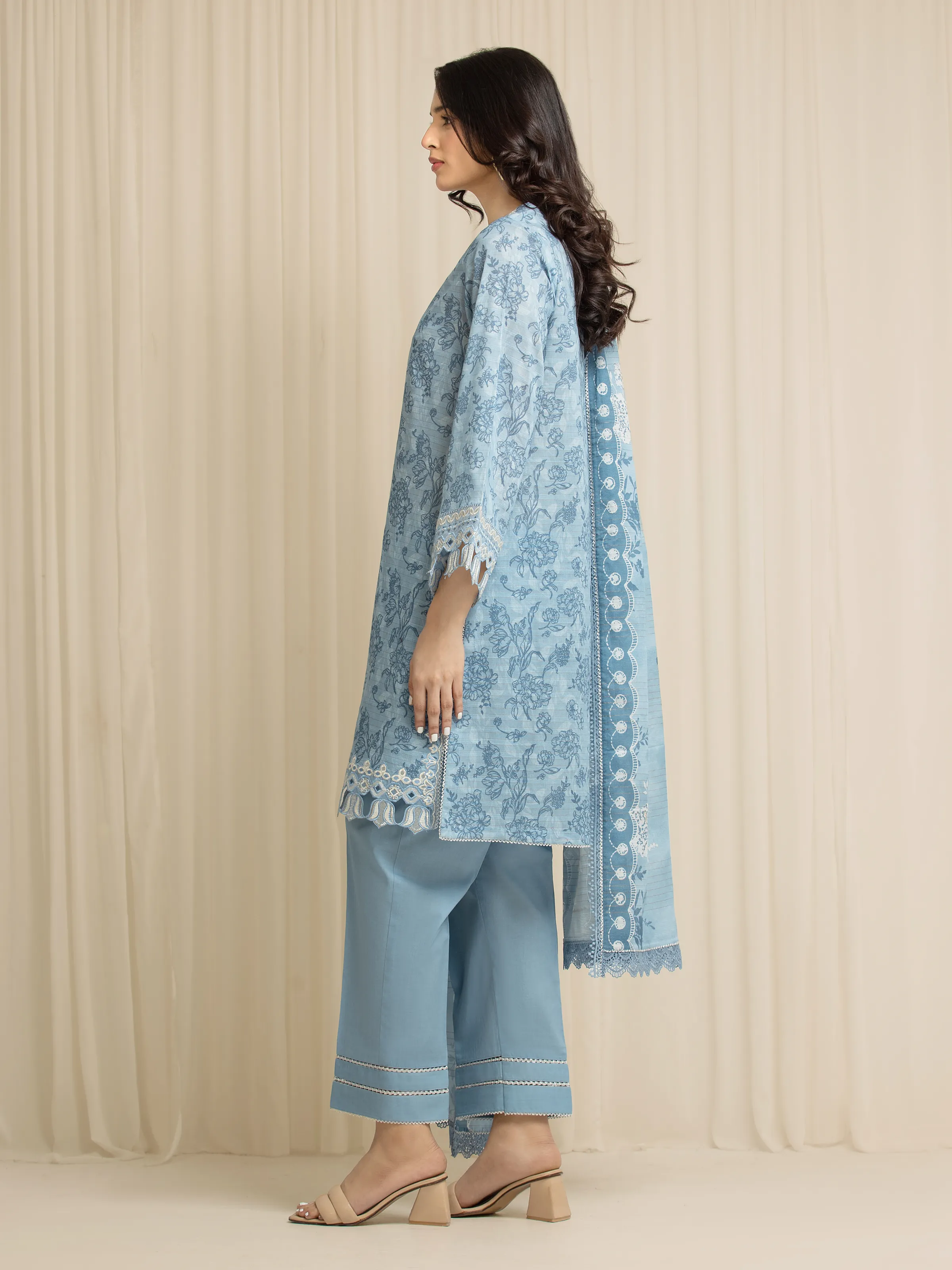 Unstitched Embroidered Zari Lawn Suit - EWU6V23-33416-3P - Image 5