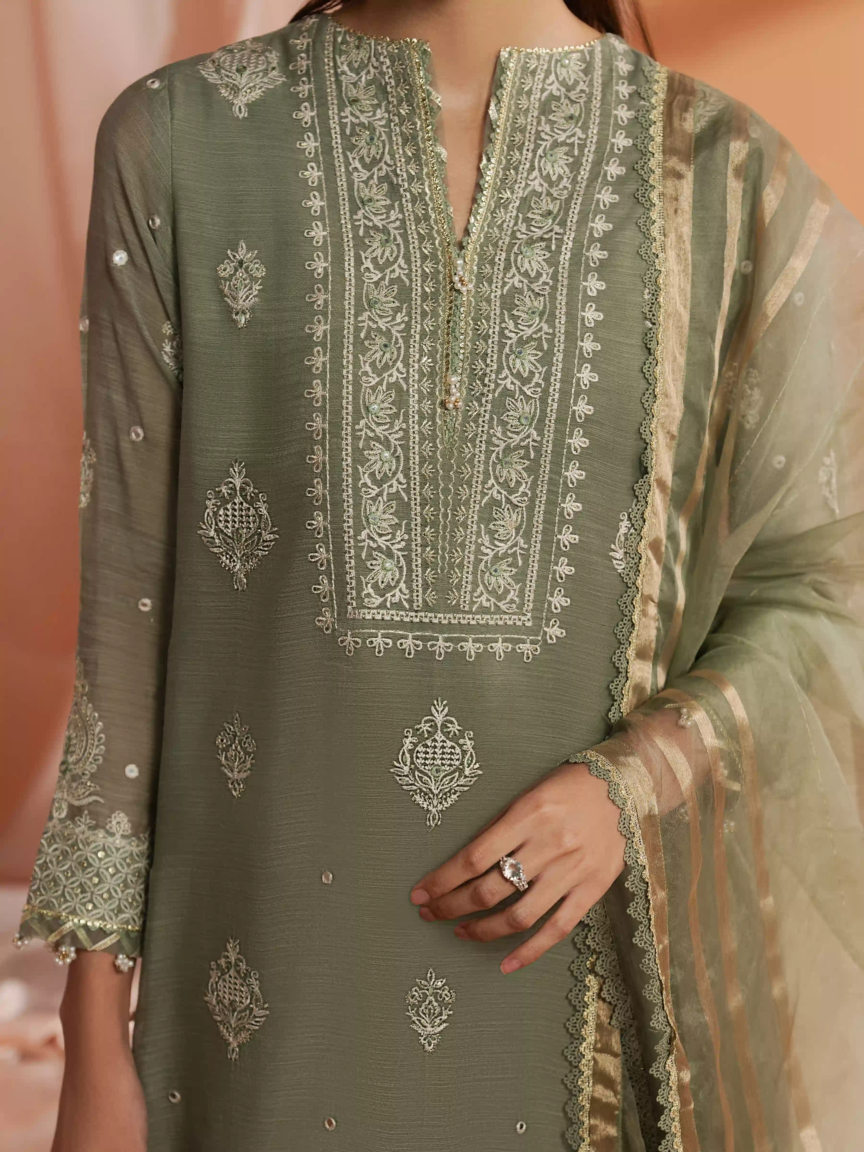 Unstitched Embroidered Munar Suit - EWU6V21-32063-3P - Image 4