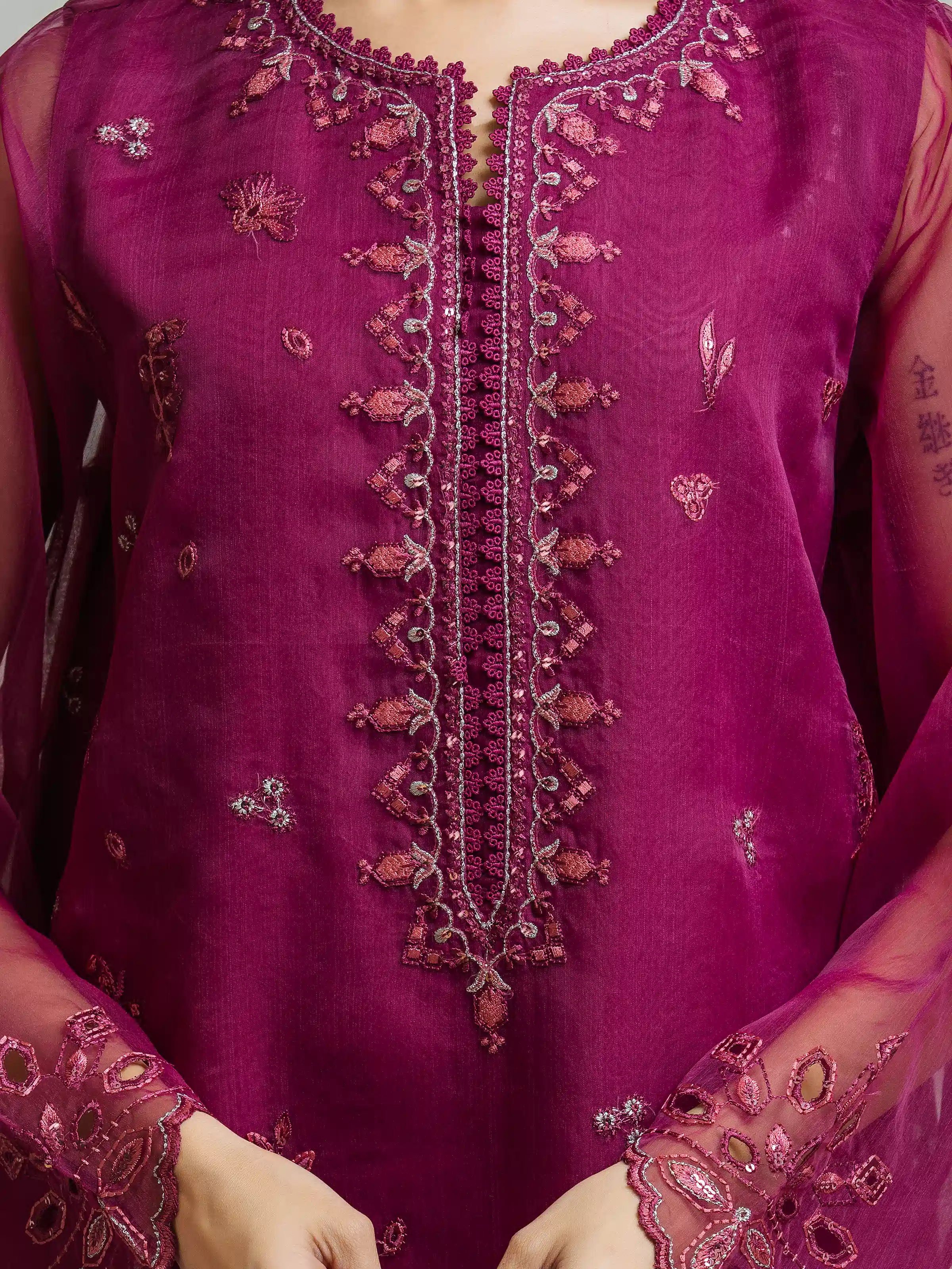 Unstitched Embroidered Organza Suit - EWU5V4-31262-3P - Image 4