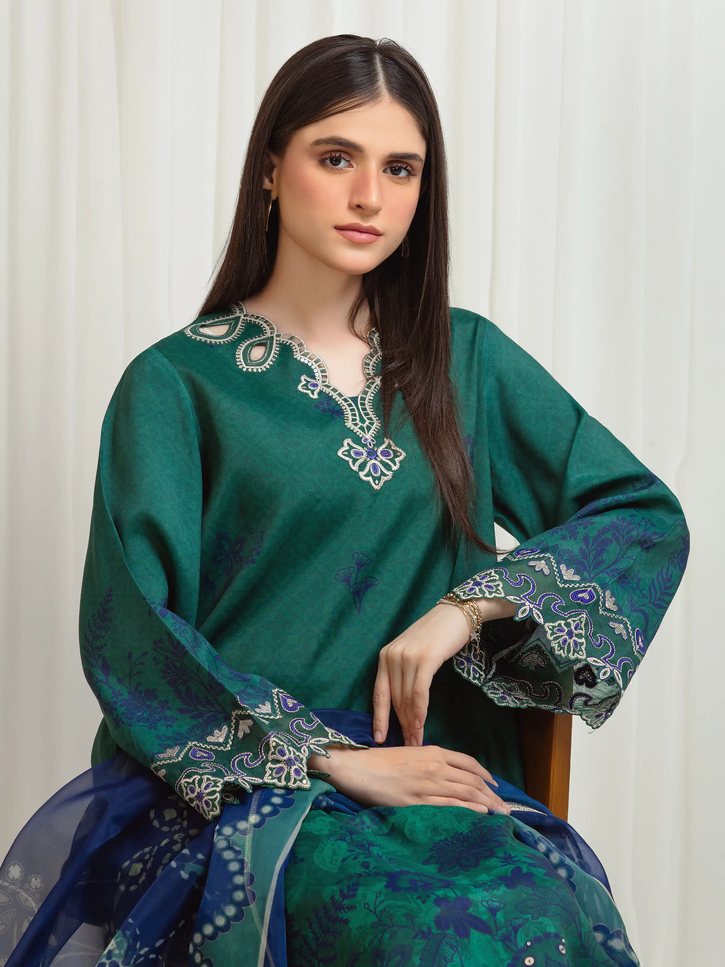 Unstitched Embroidered Raw Silk Suit - EWU6V16-33531-3P - Image 2