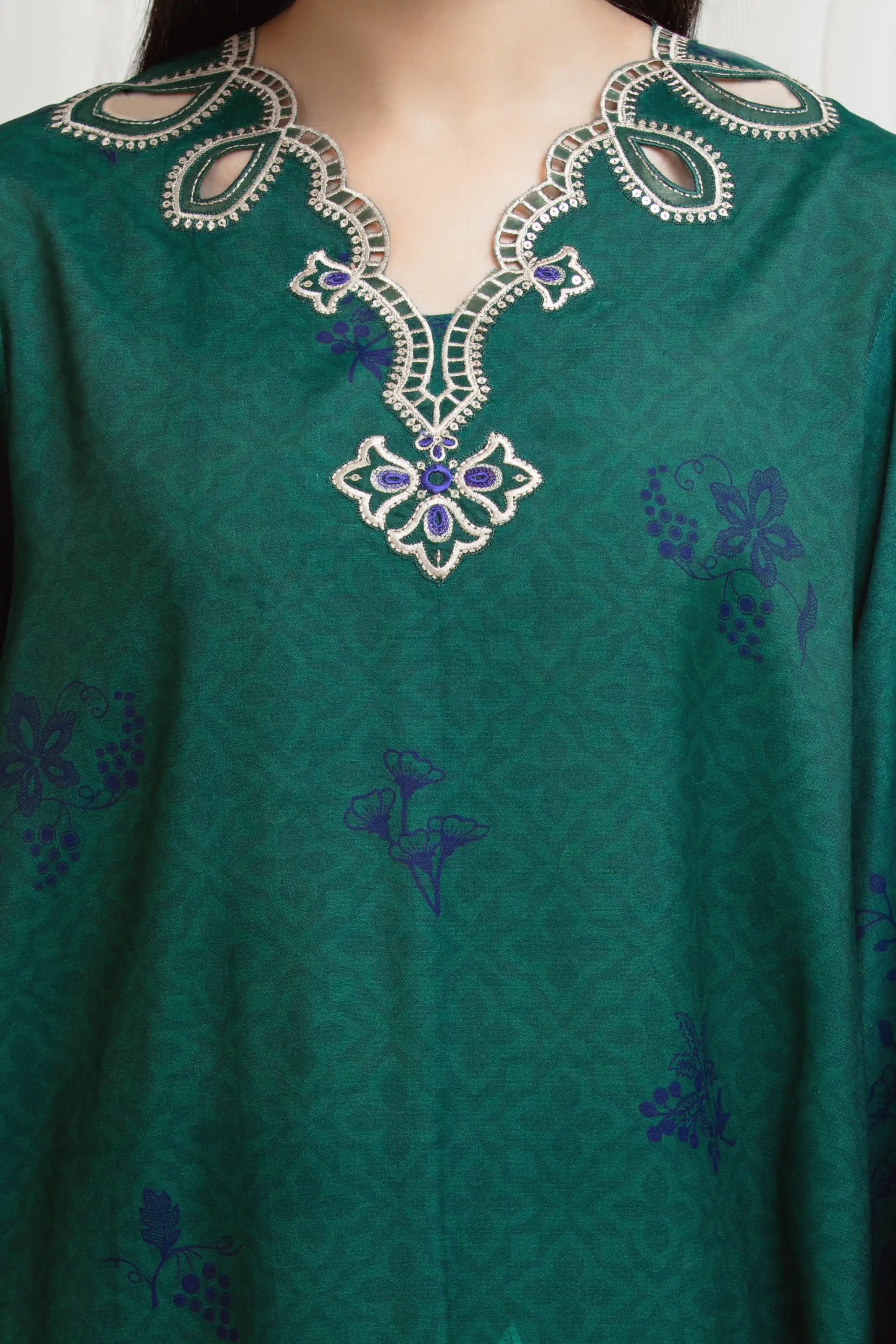 Unstitched Embroidered Raw Silk Suit - EWU6V16-33531-3P - Image 3