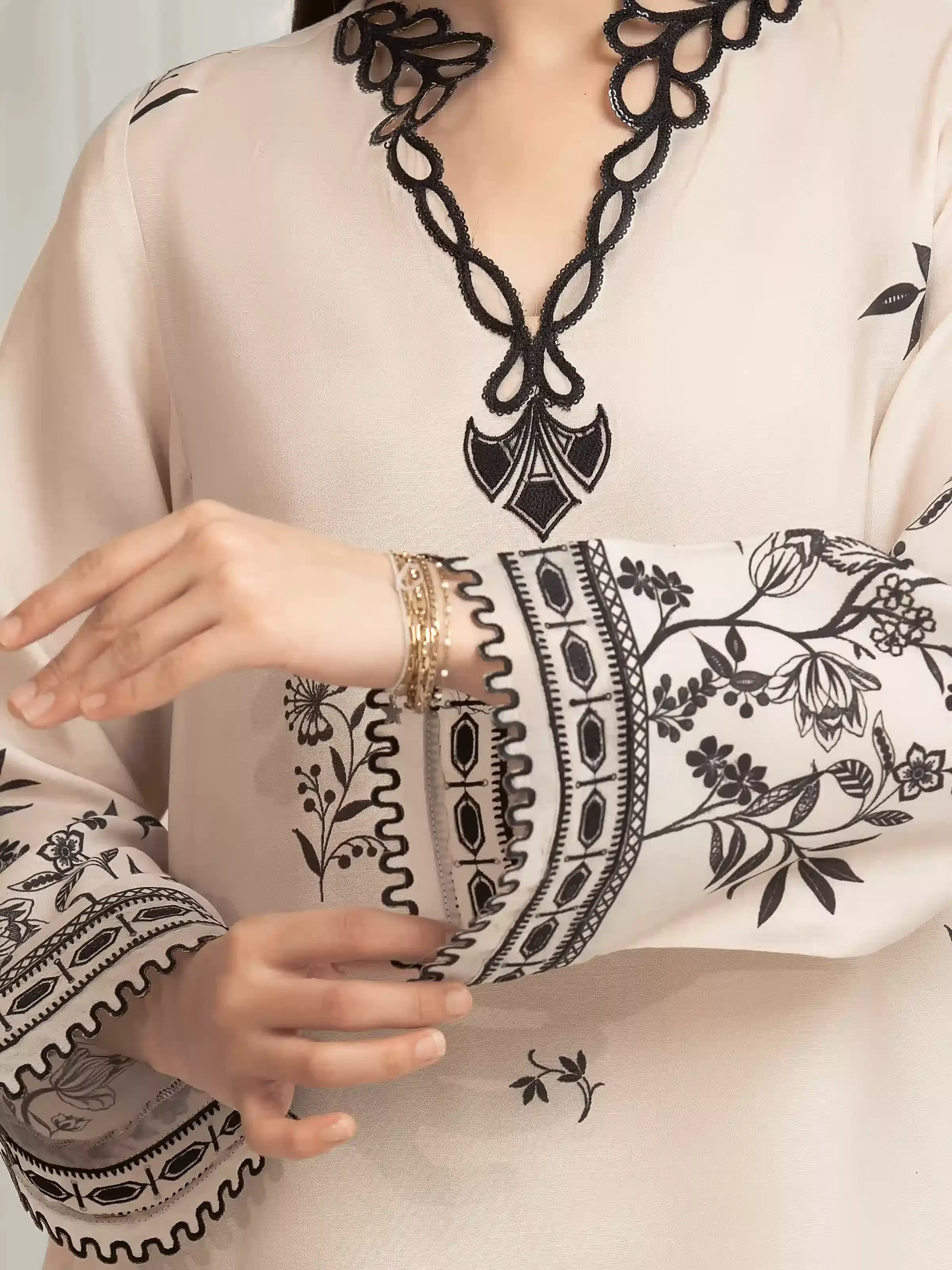 Unstitched Embroidered Raw Silk Suit - EWU6V16-33533-3P - Image 3