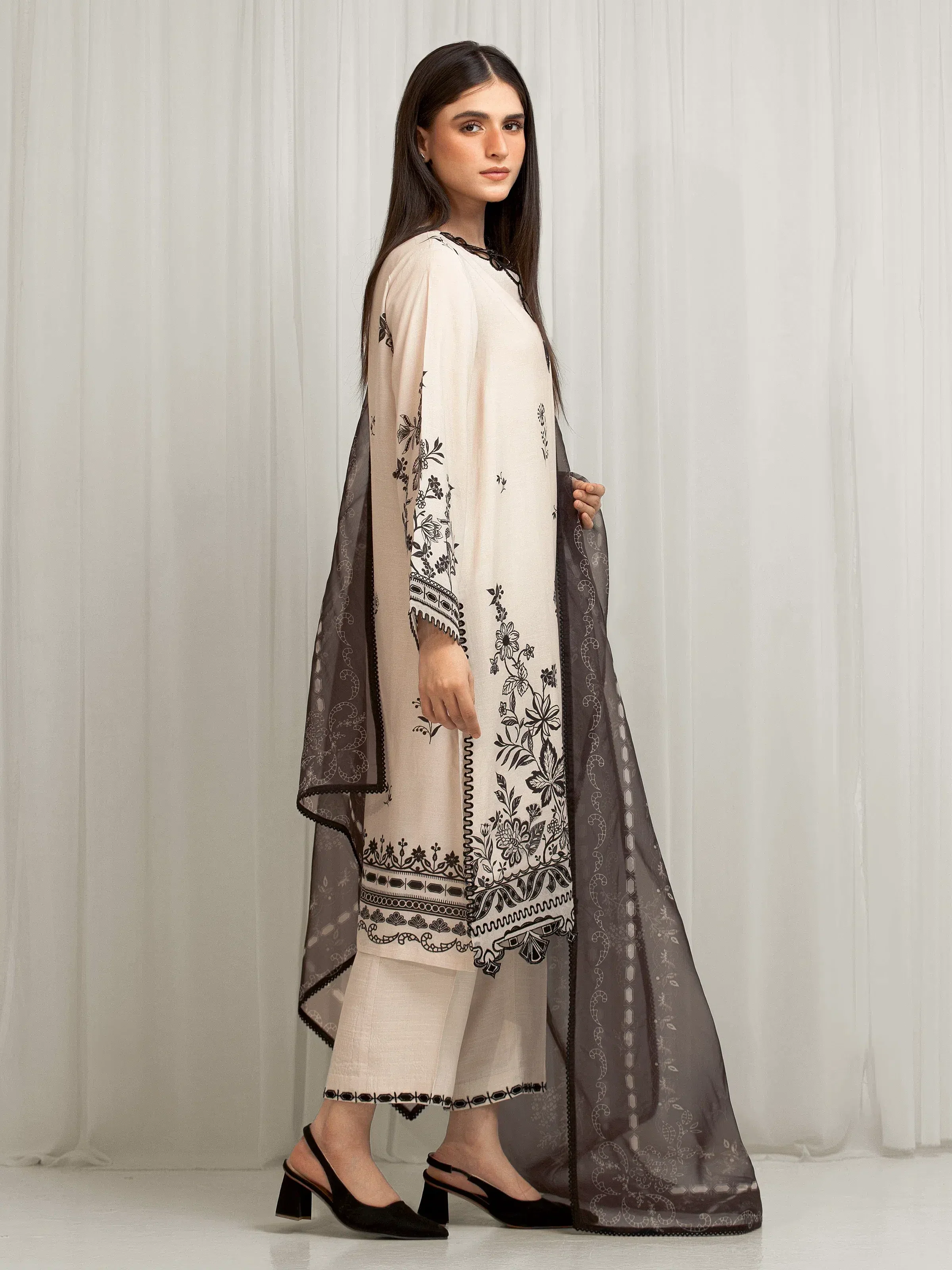 Unstitched Embroidered Raw Silk Suit - EWU6V16-33533-3P - Image 4
