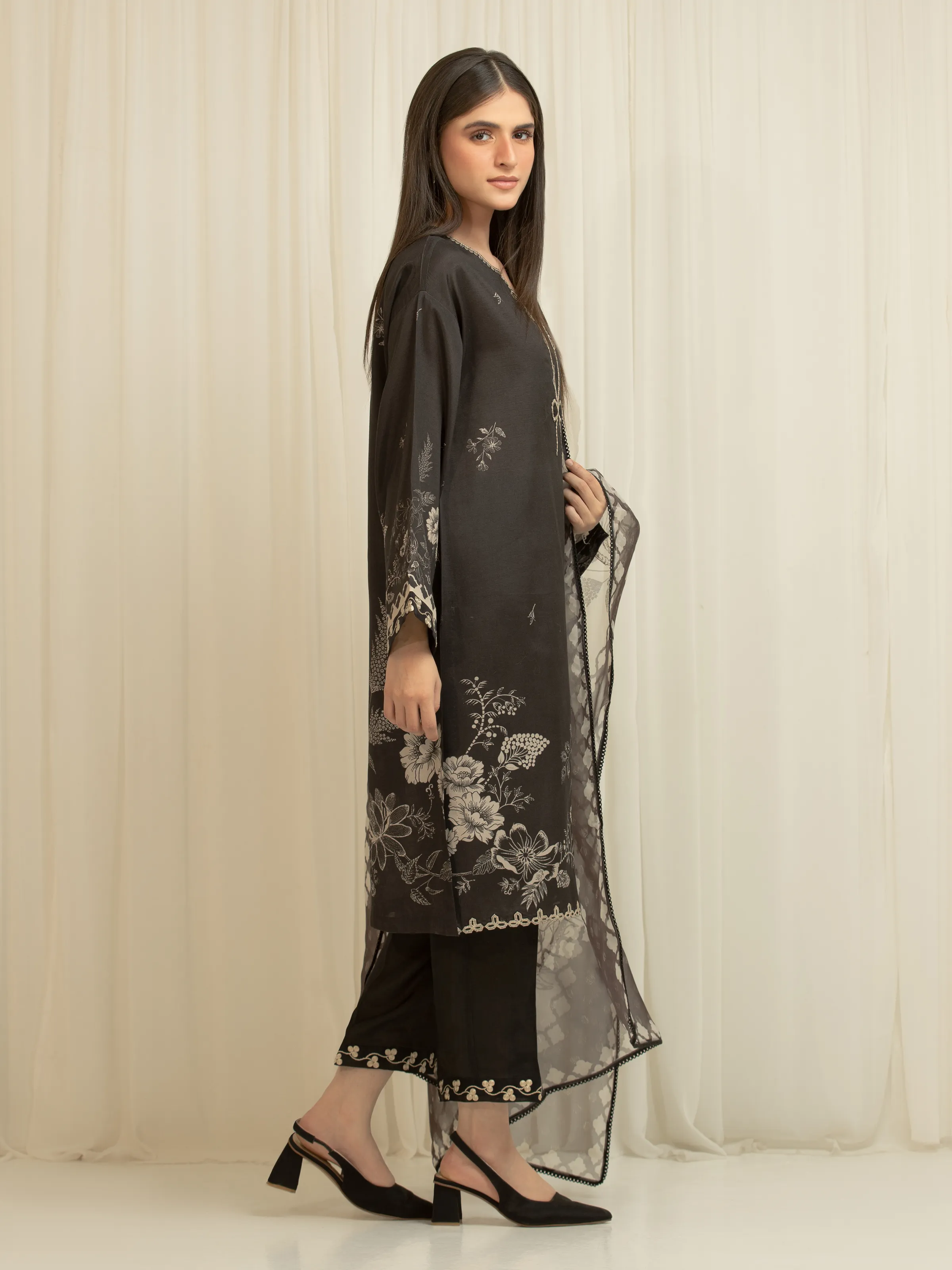 Unstitched Embroidered Silk Suit - EWU6V16-33536-3P - Image 5