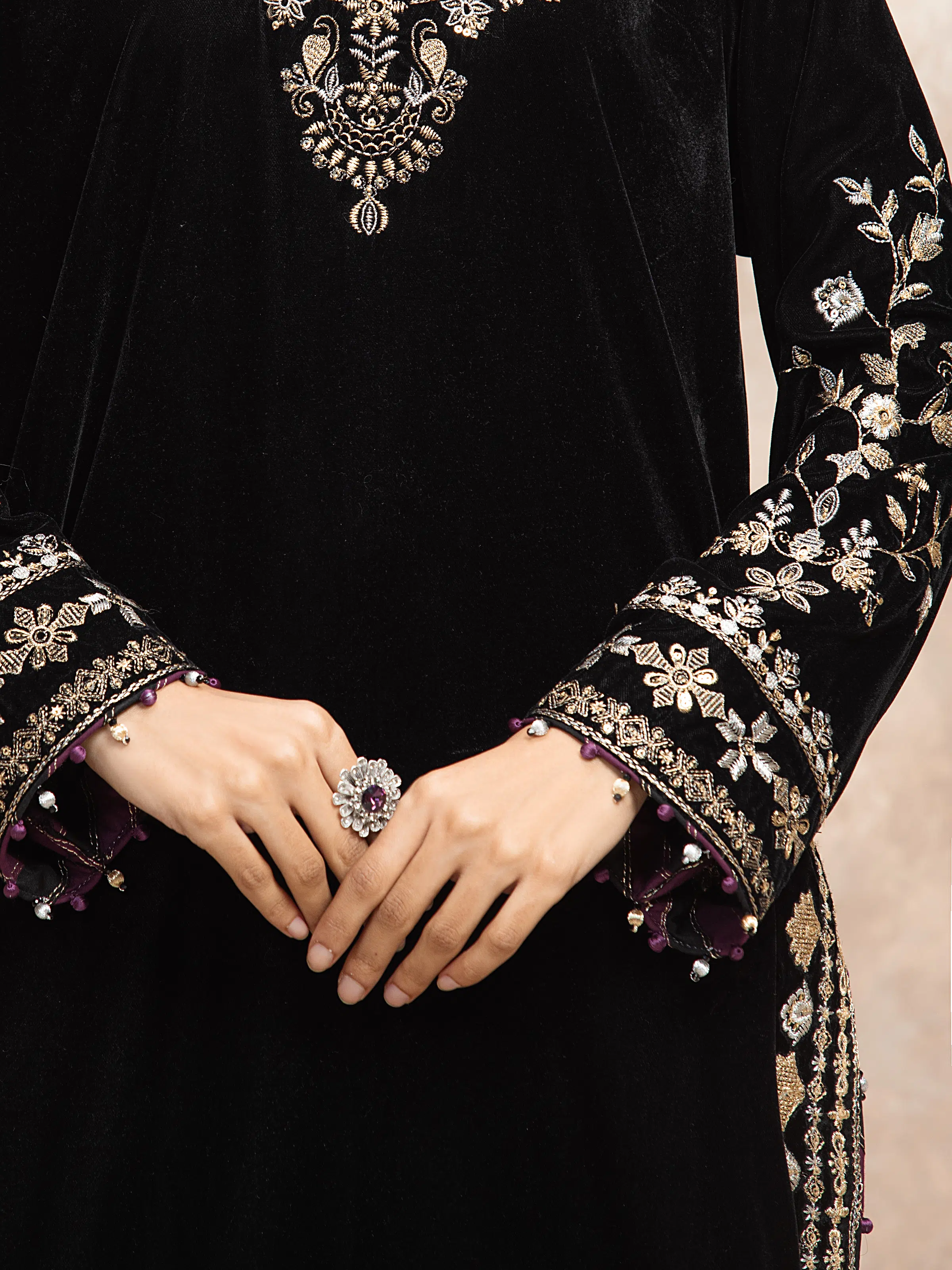 Unstitched Embroidered Velvet Suit - EWU5V18-31855-3P - Image 3