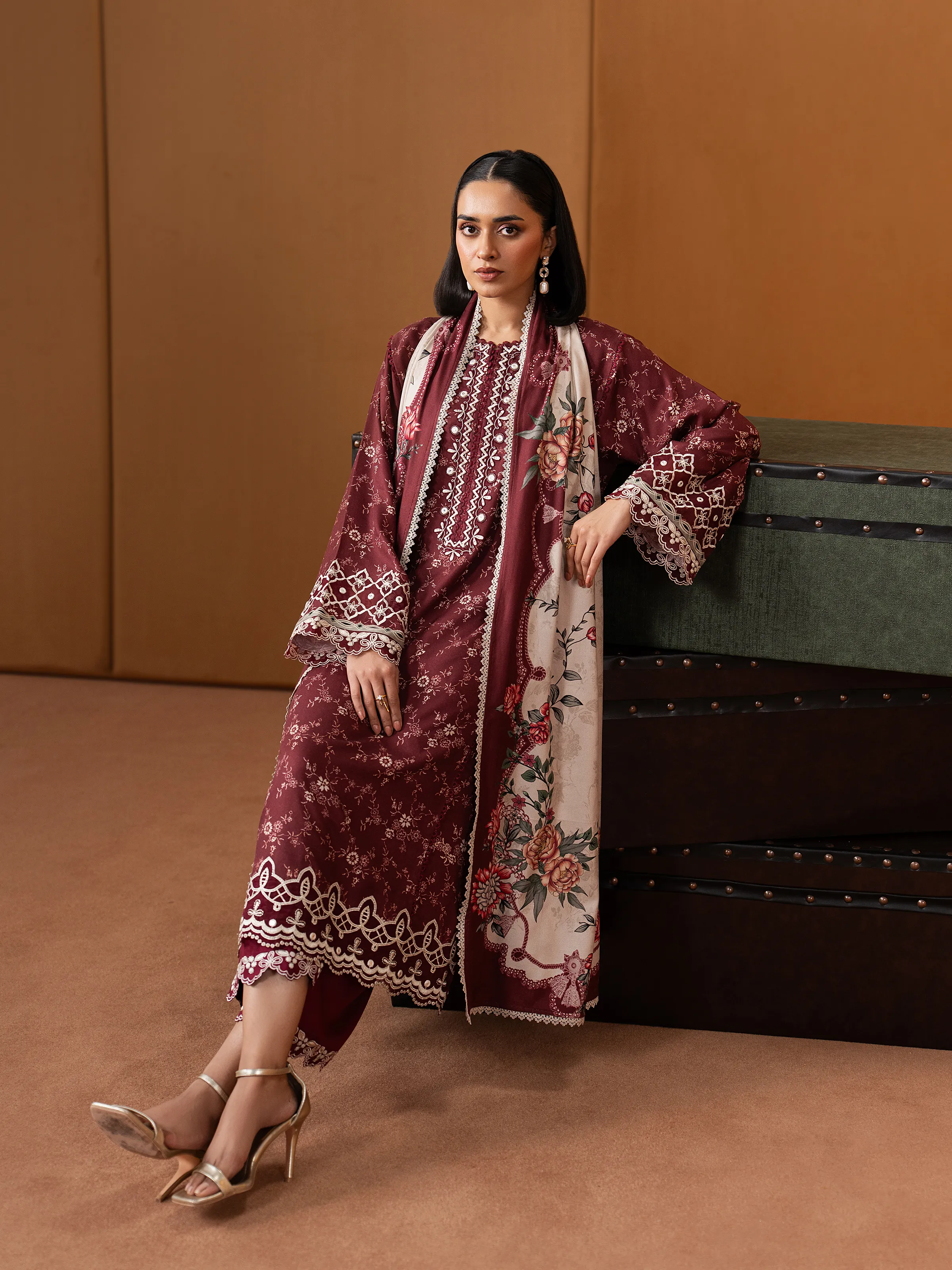 Unstitched Embroidered Viscose Suit - EWU5V20-32086-3P - Image 5
