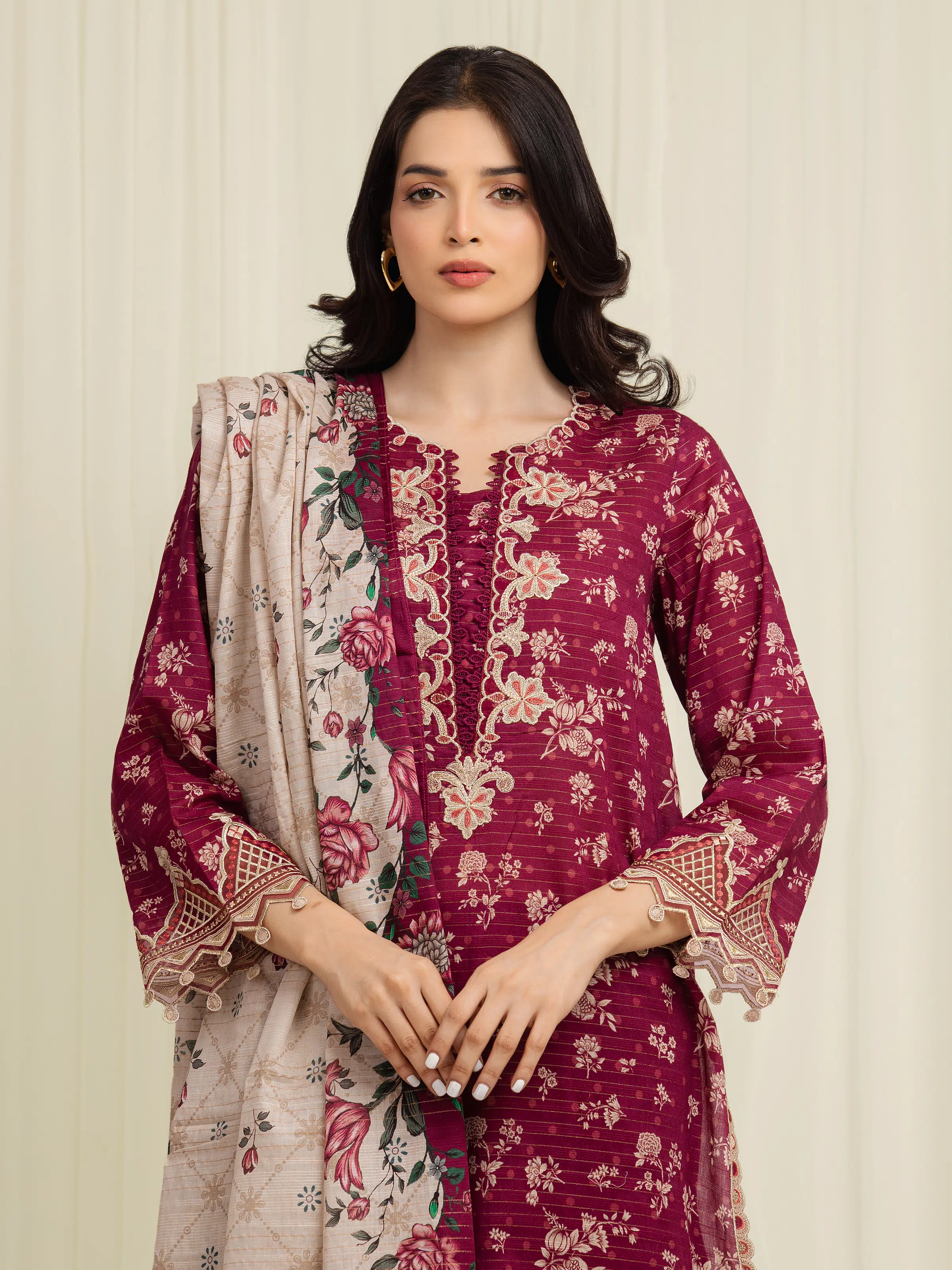Unstitched Embroidered Zari Lawn Suit - EWU6V23-33400-3P - Image 2