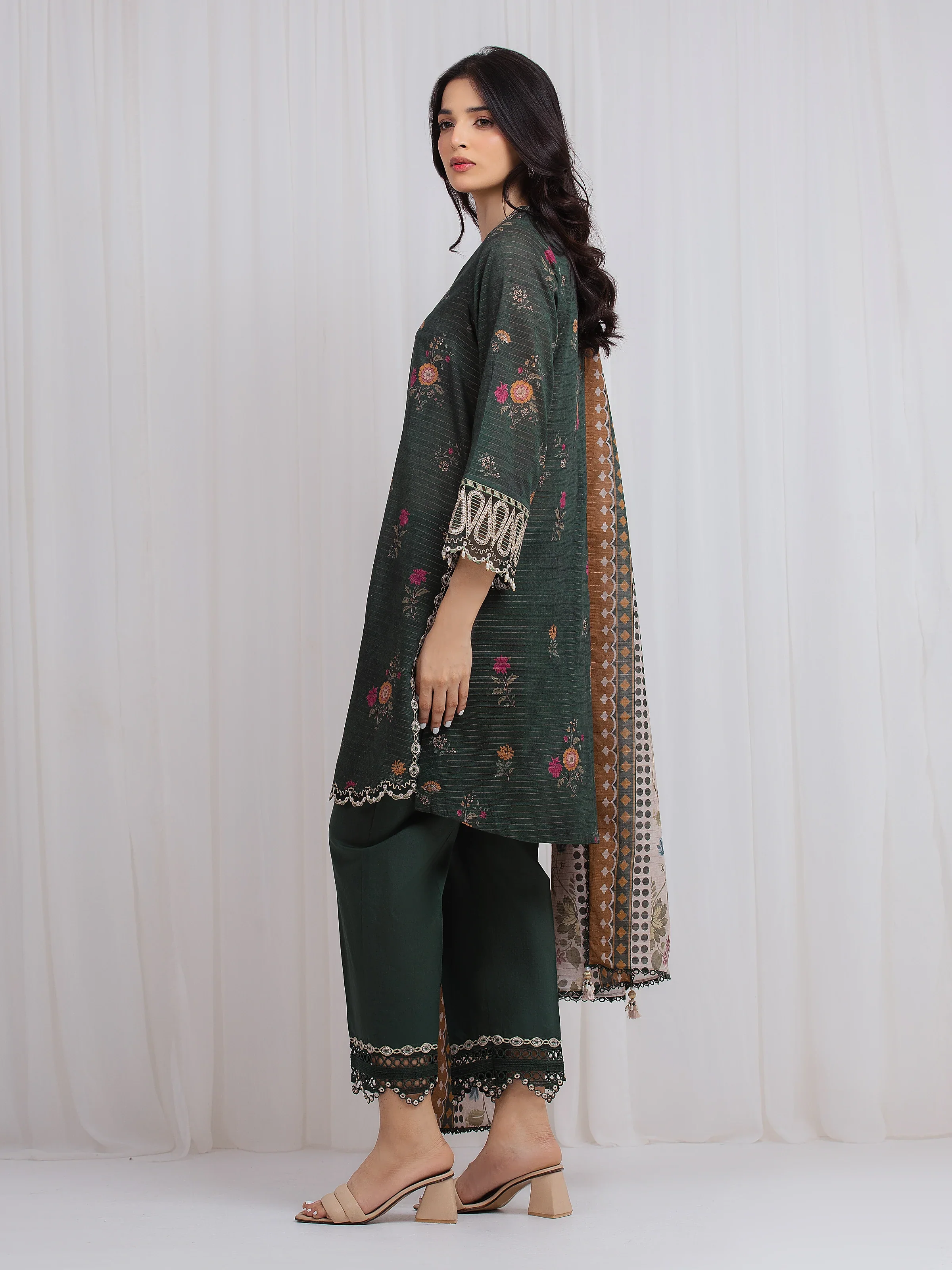 Unstitched Embroidered Zari Lawn Suit - EWU6V23-33403-3P - Image 5