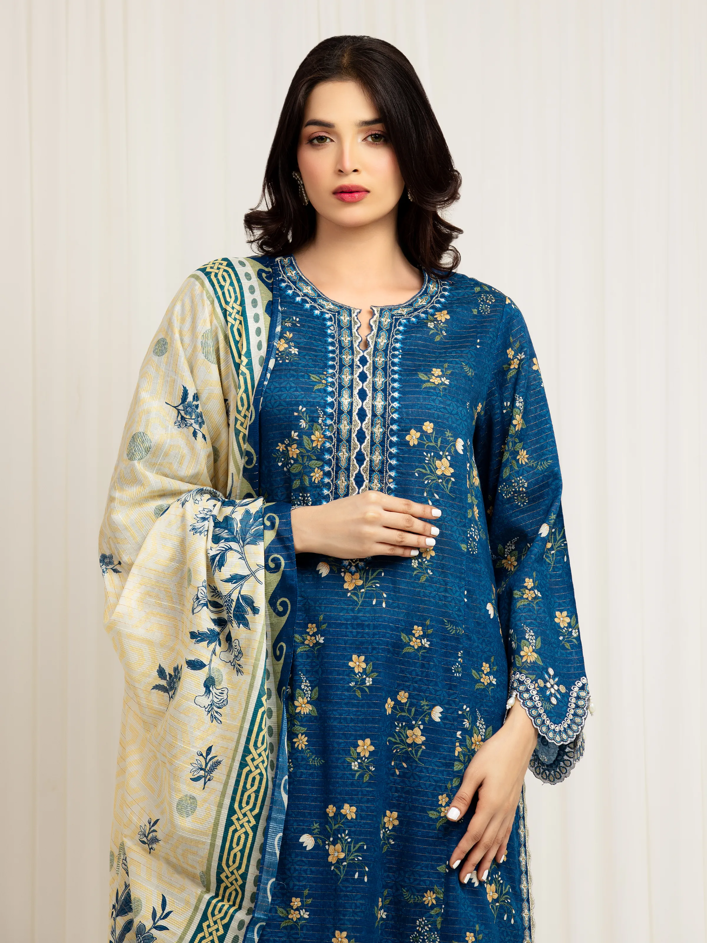 Unstitched Embroidered Zari Lawn Suit - EWU6V23-33404-3P - Image 2