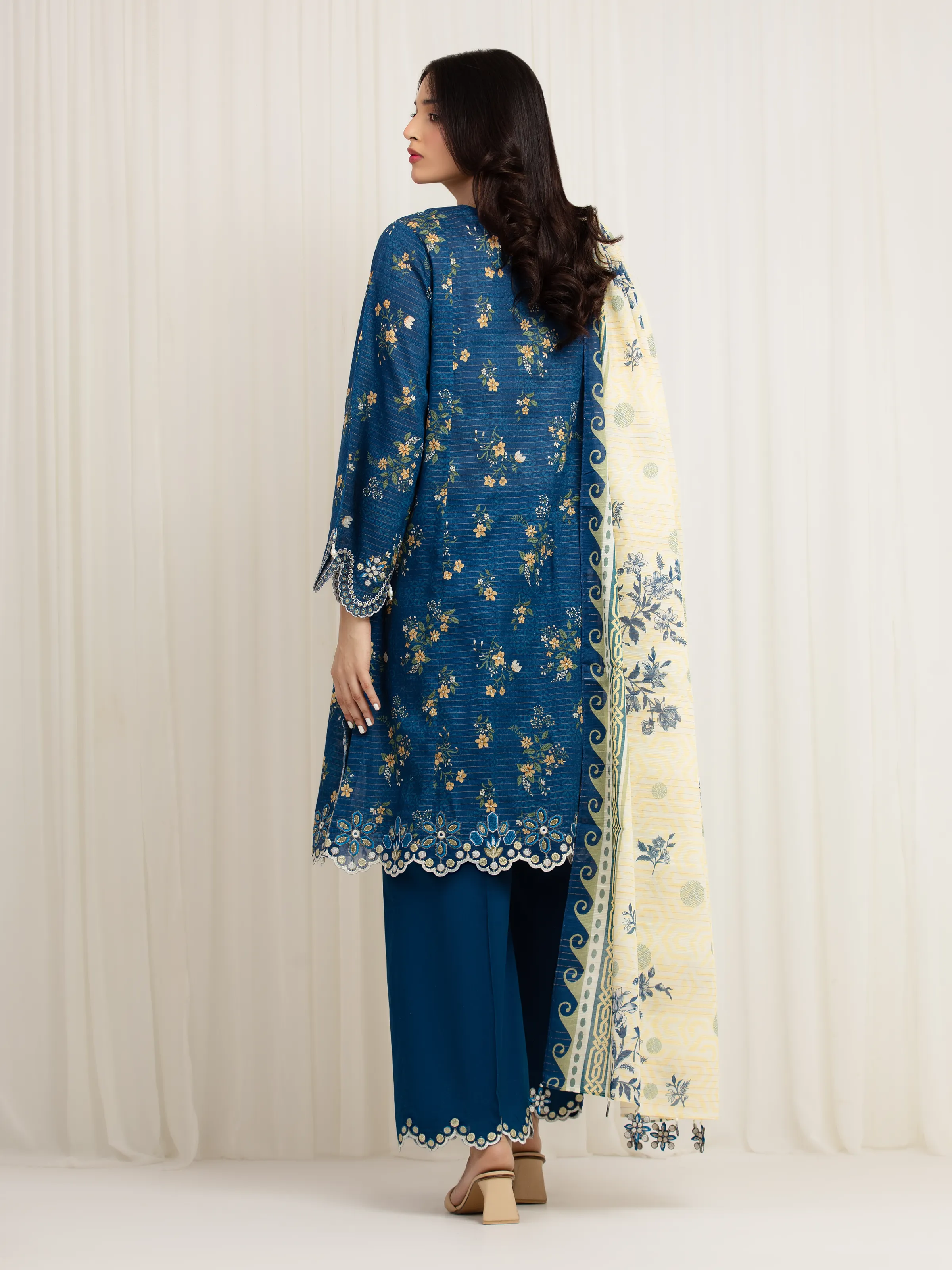 Unstitched Embroidered Zari Lawn Suit - EWU6V23-33404-3P - Image 6