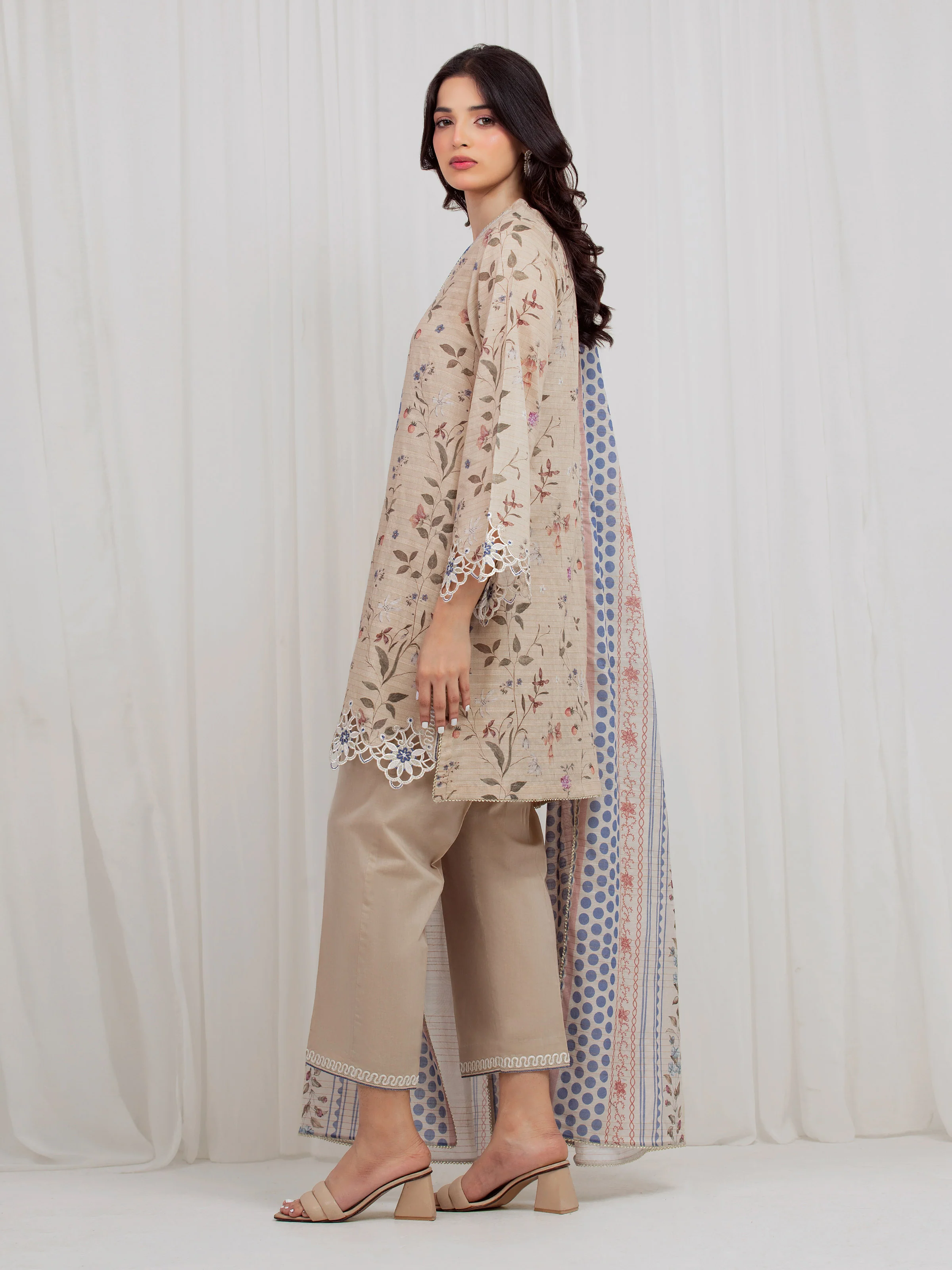 Unstitched Embroidered Zari Lawn Suit - EWU6V23-33406-3P - Image 5