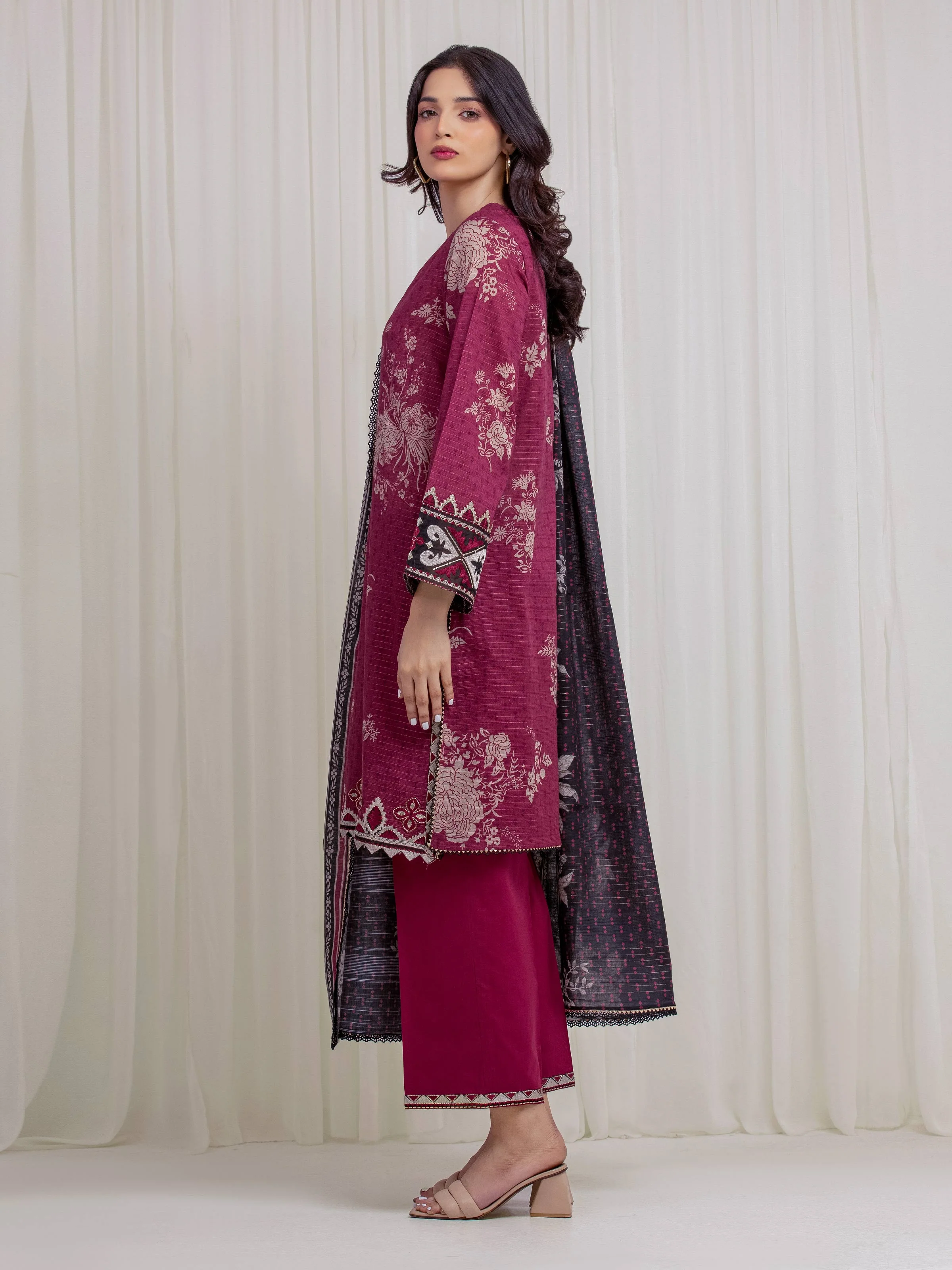 Unstitched Embroidered Zari Lawn Suit - EWU6V23-33407-3P - Image 4