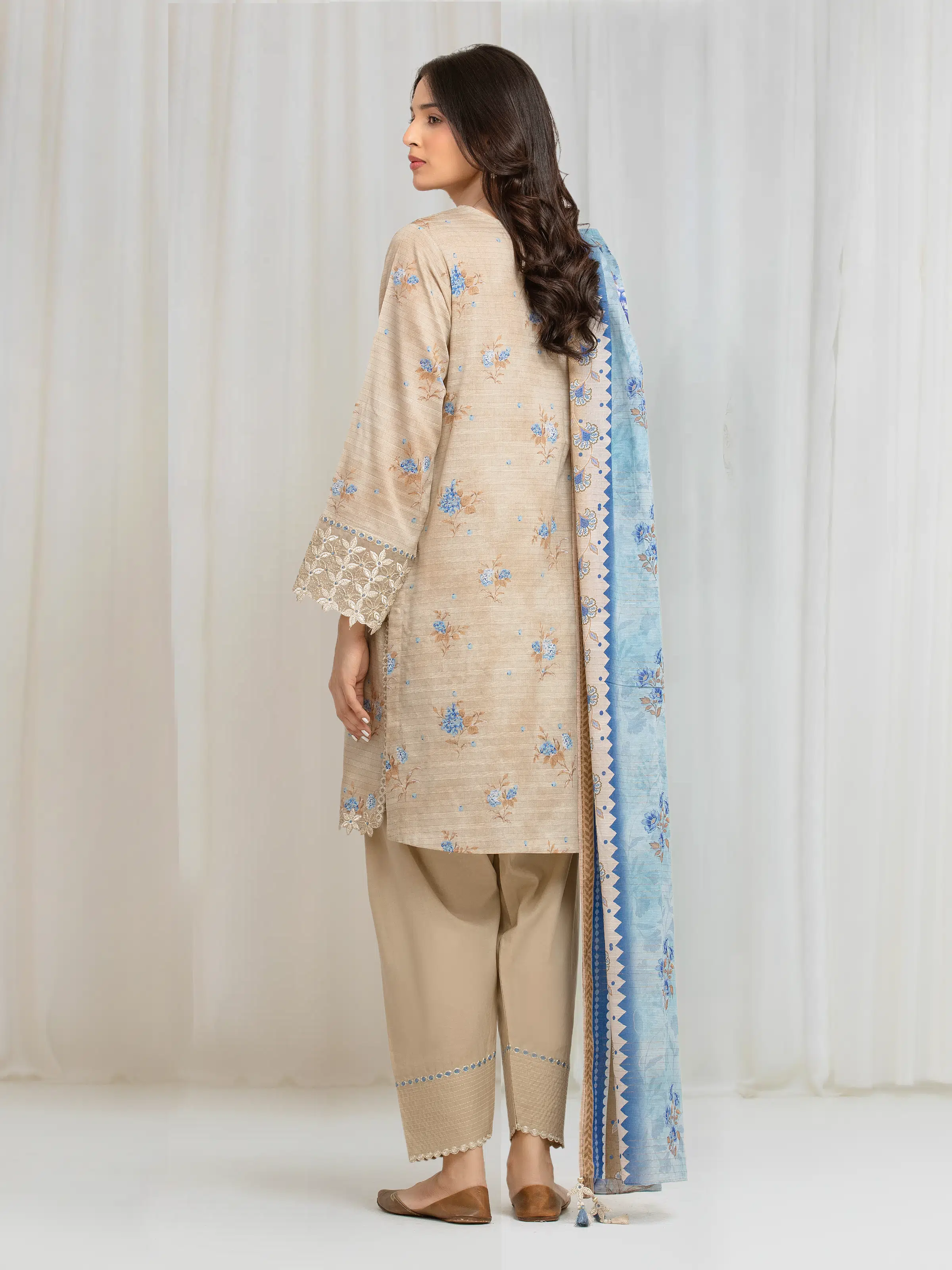 Unstitched Embroidered Zari Lawn Suit - EWU6V23-33409-3P - Image 6