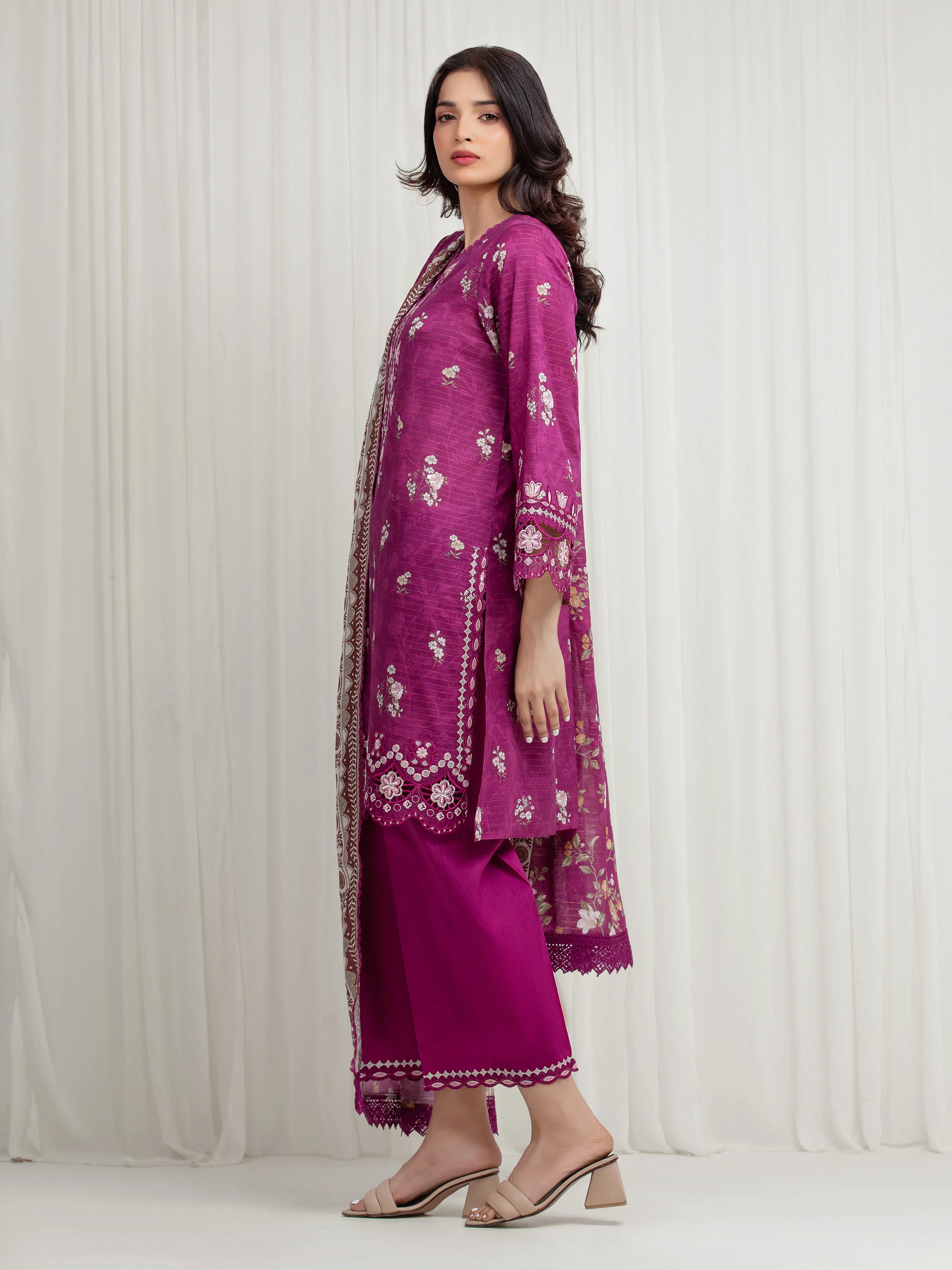 Unstitched Embroidered Zari Lawn Suit - EWU6V23-33410-3P - Image 4