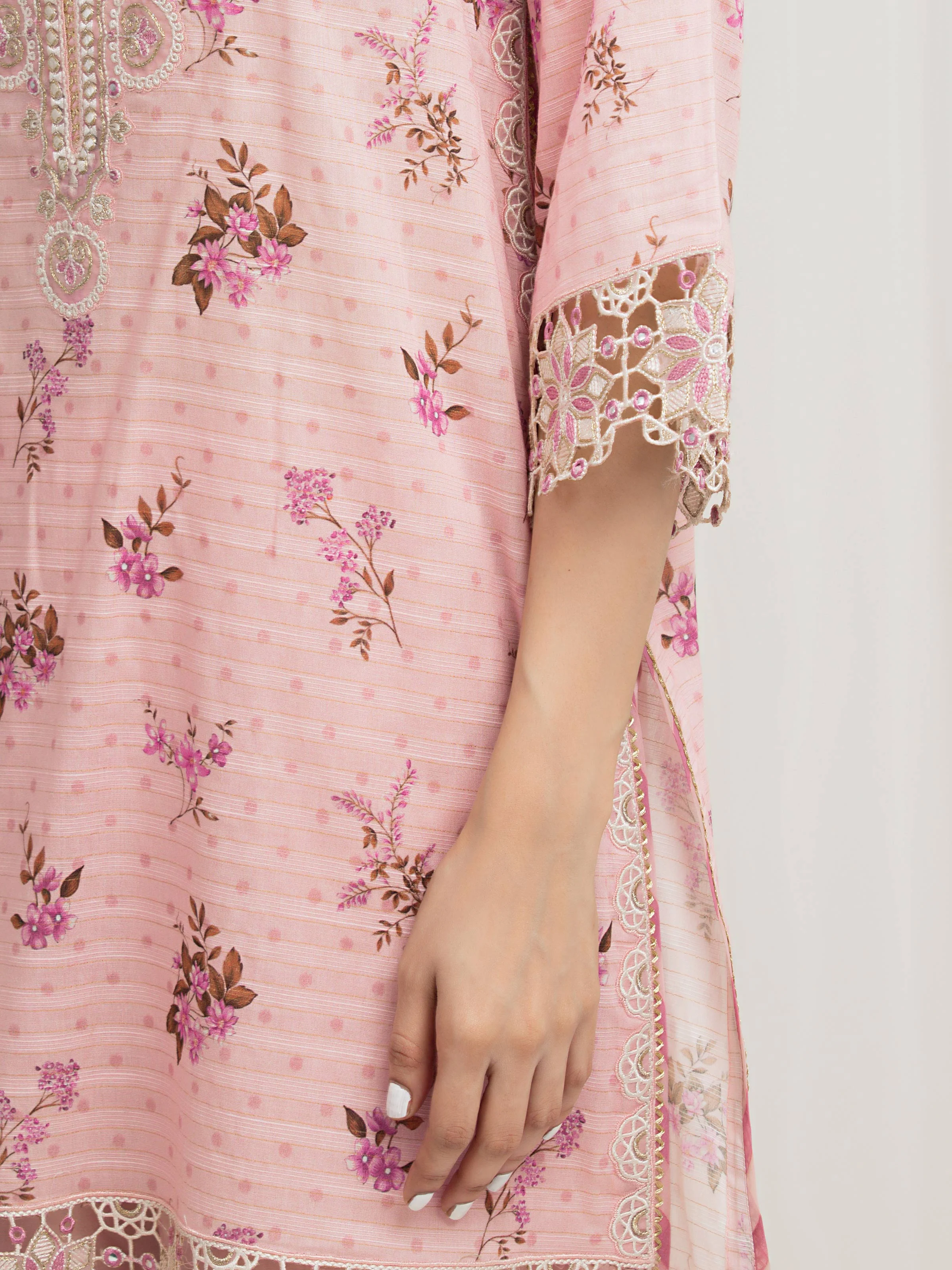 Unstitched Embroidered Zari Lawn Suit - EWU6V23-33414-3P - Image 3