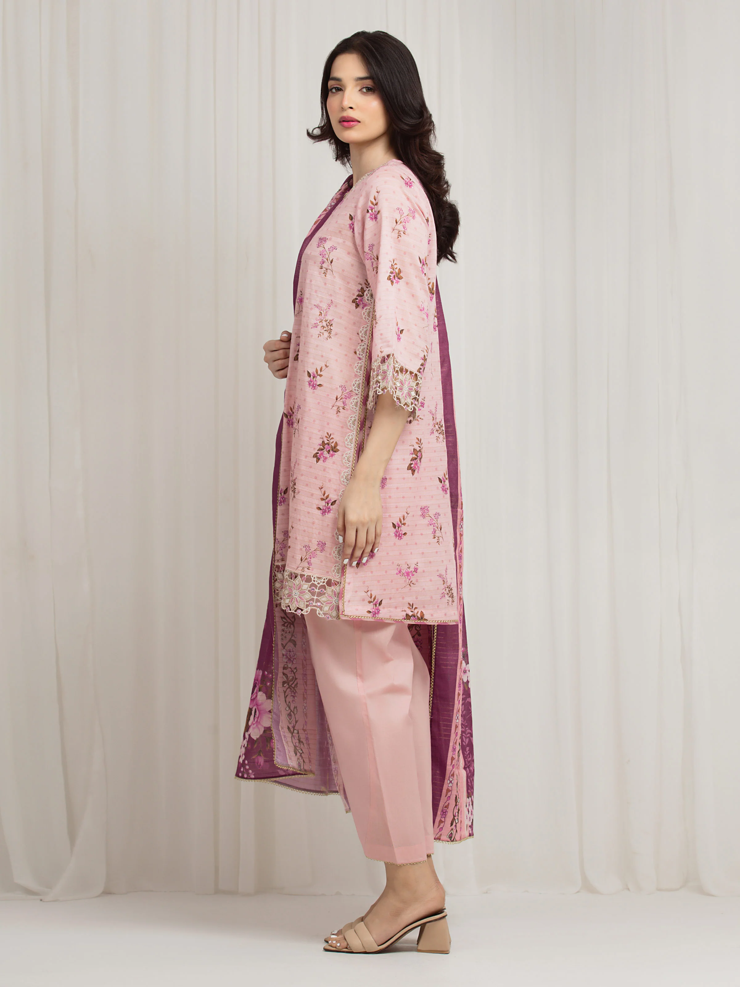 Unstitched Embroidered Zari Lawn Suit - EWU6V23-33414-3P - Image 5