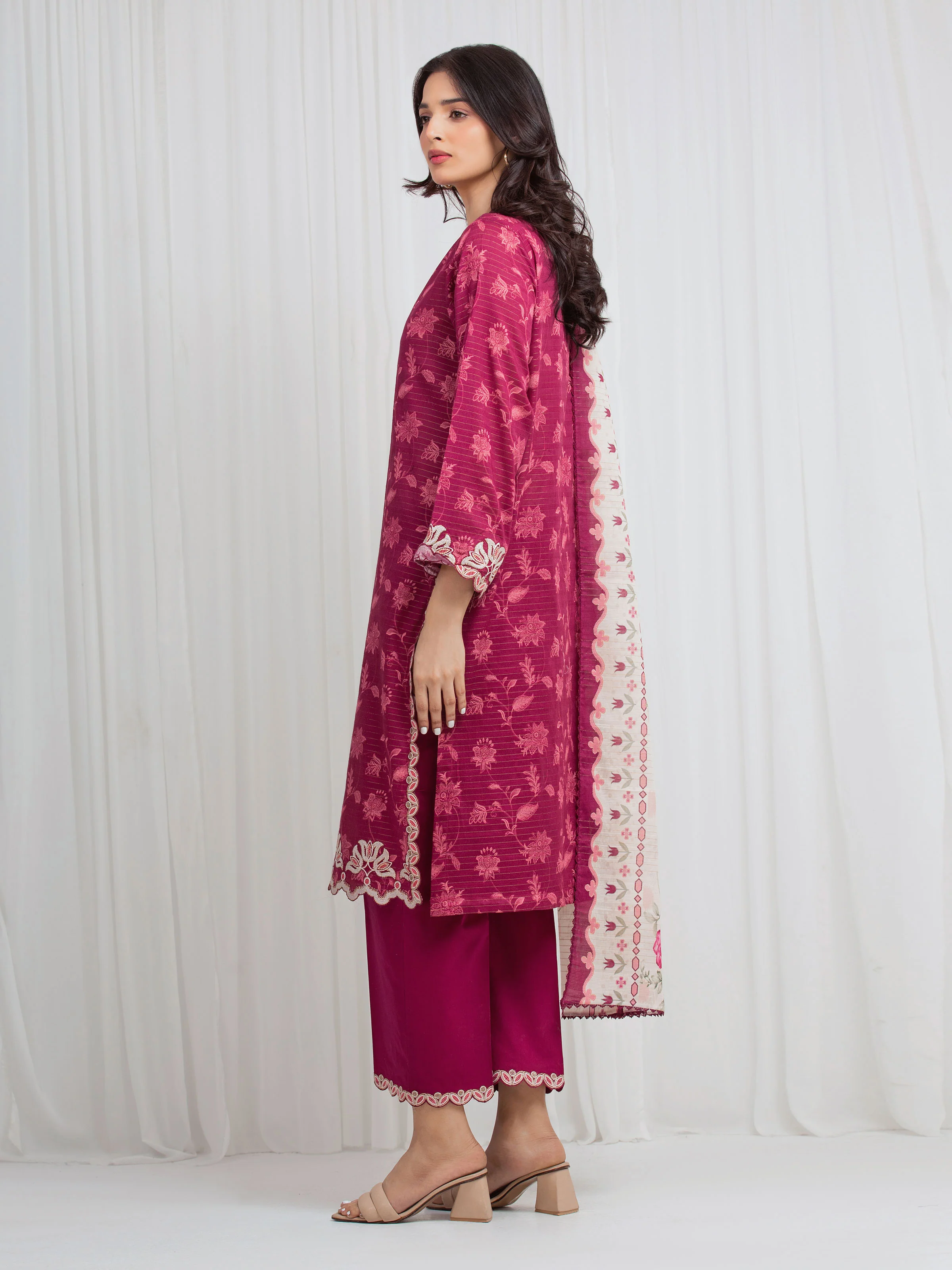 Unstitched Embroidered Zari Lawn Suit - EWU6V23-33417-3P - Image 5