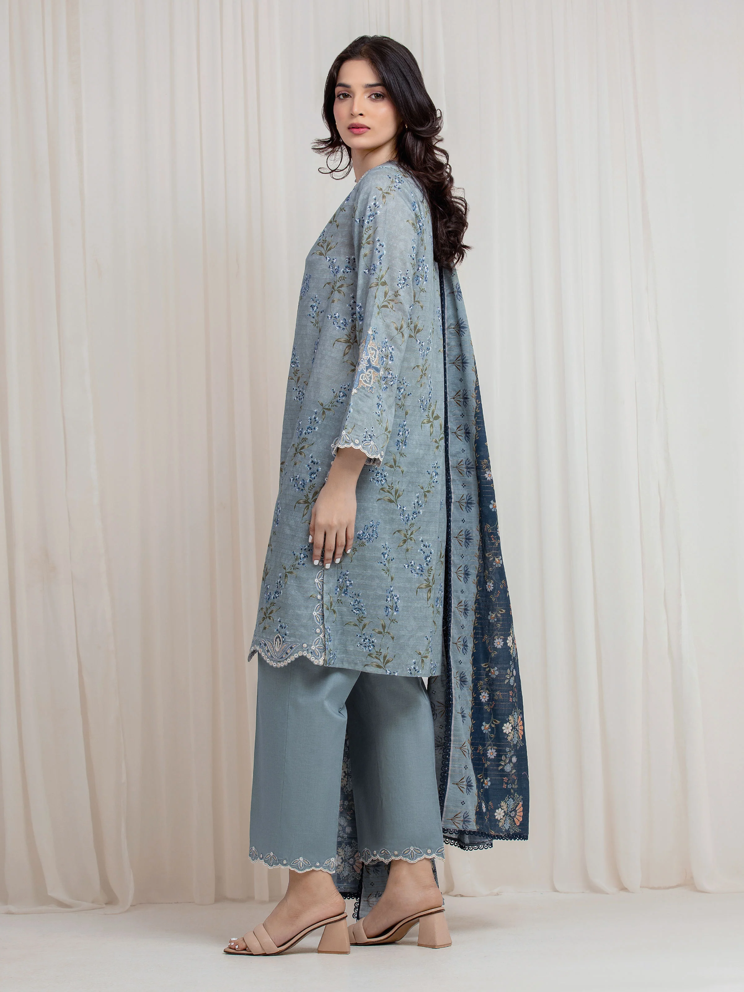 Unstitched Embroidered Zari Lawn Suit - EWU6V23-33420-3P - Image 5