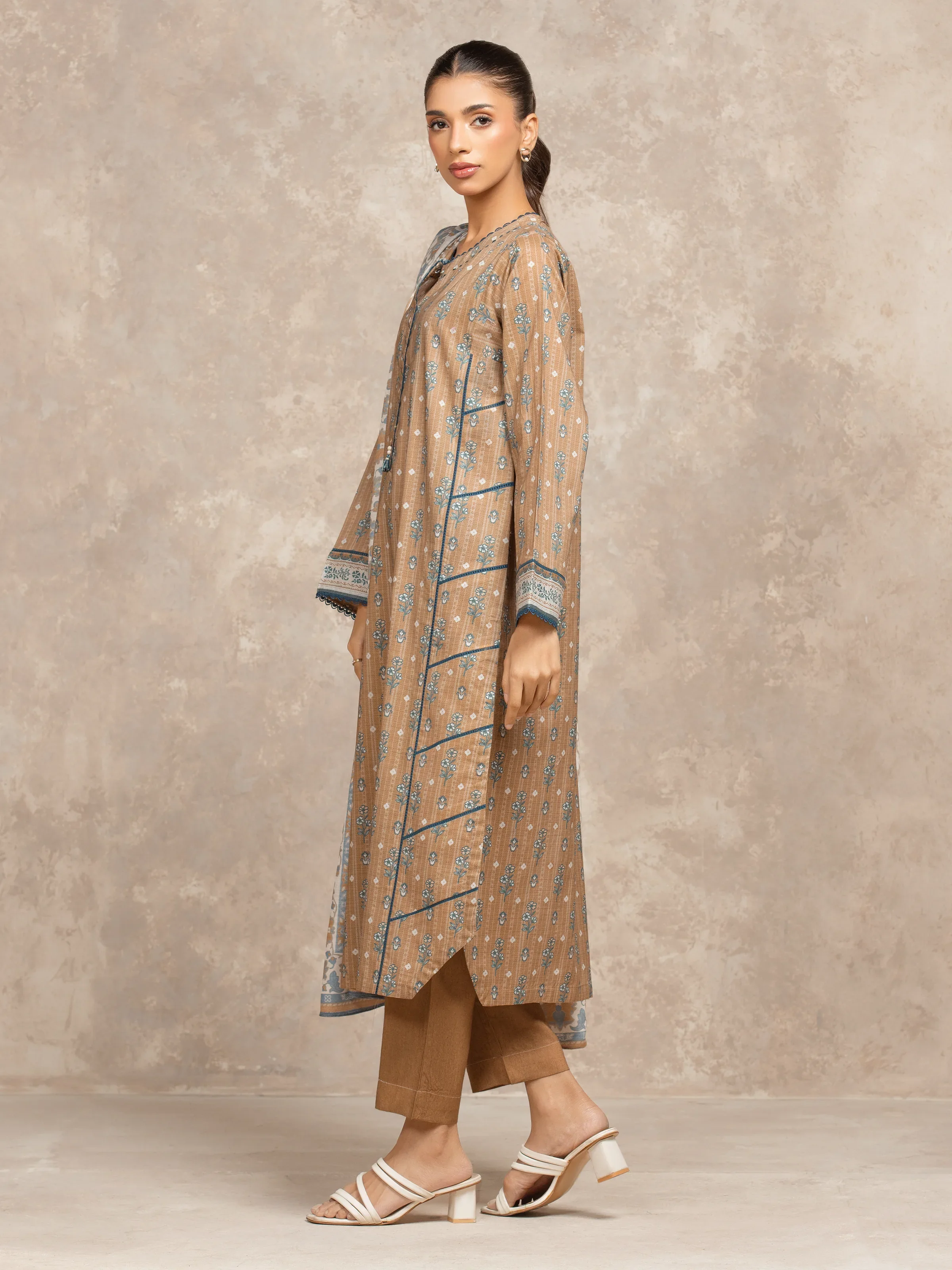 Unstitched Printed Khaddar Suit - EWU5M3-012-3P - Image 4