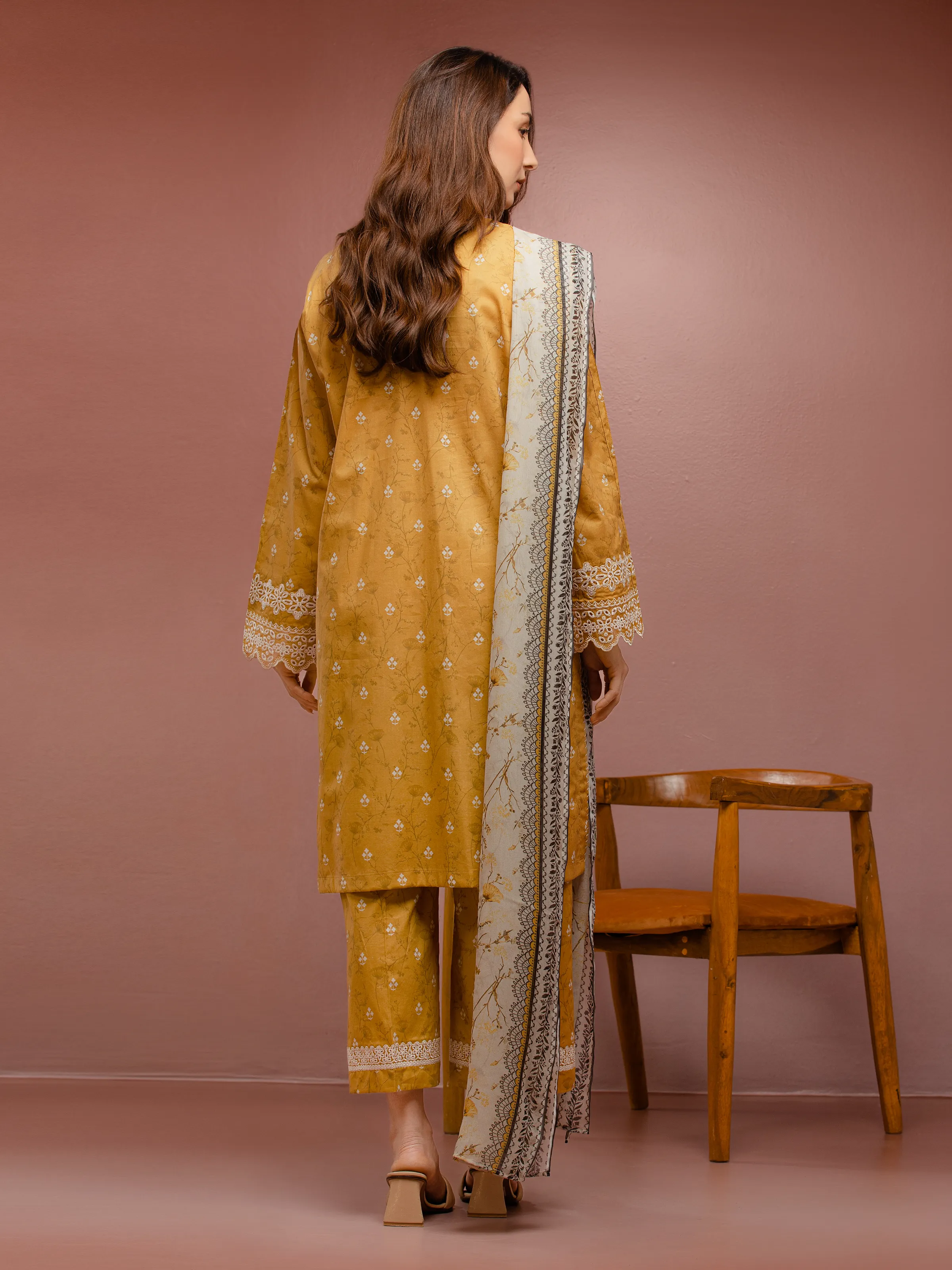 Unstitched Embroidered Cambric Suit - EWU5V2-31077-3P - Image 2