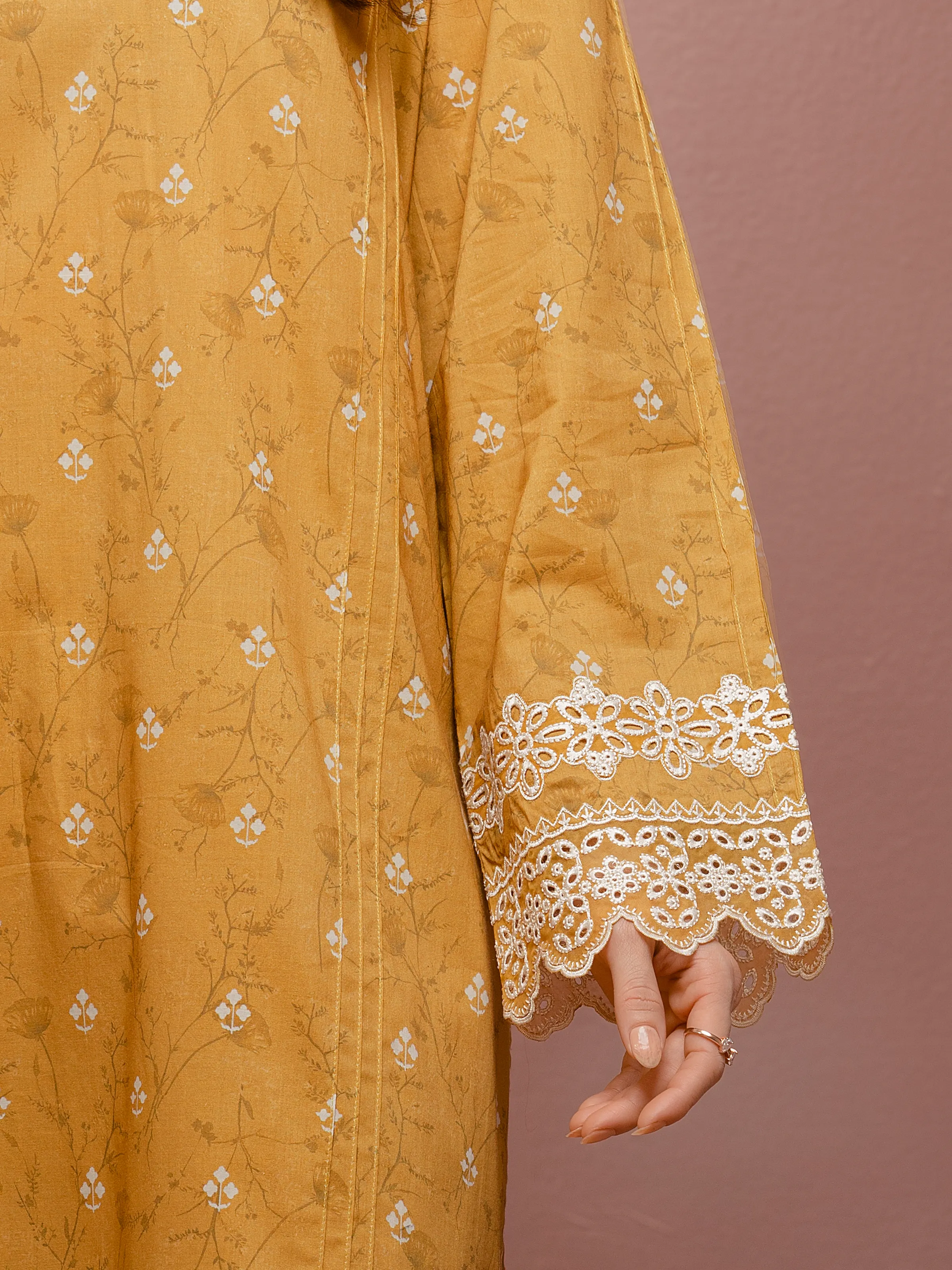 Unstitched Embroidered Cambric Suit - EWU5V2-31077-3P - Image 4