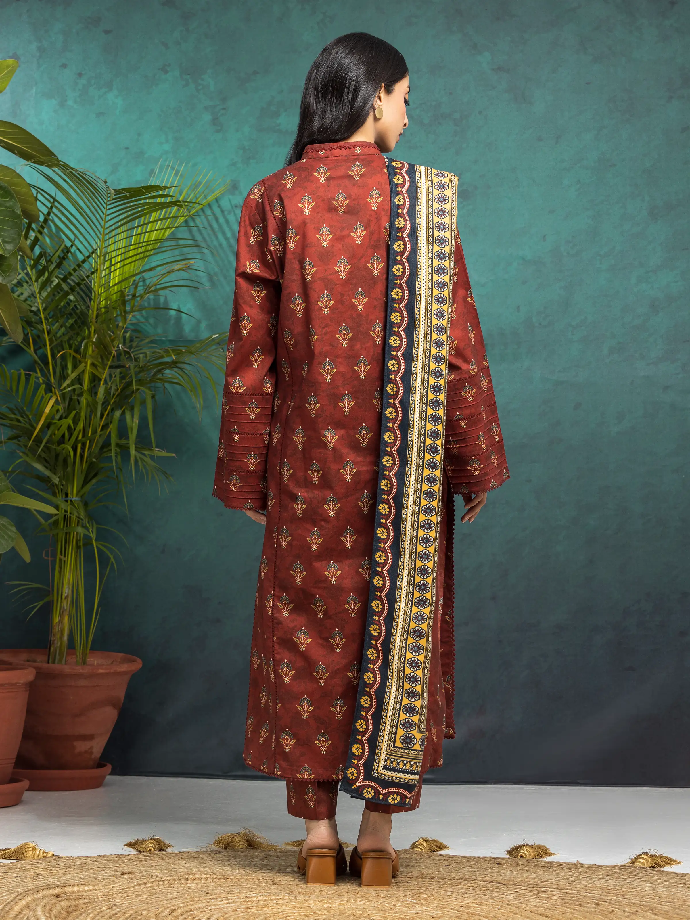 Unstitched Printed Khaddar Suit - EWU24M3-087-3P - Image 2