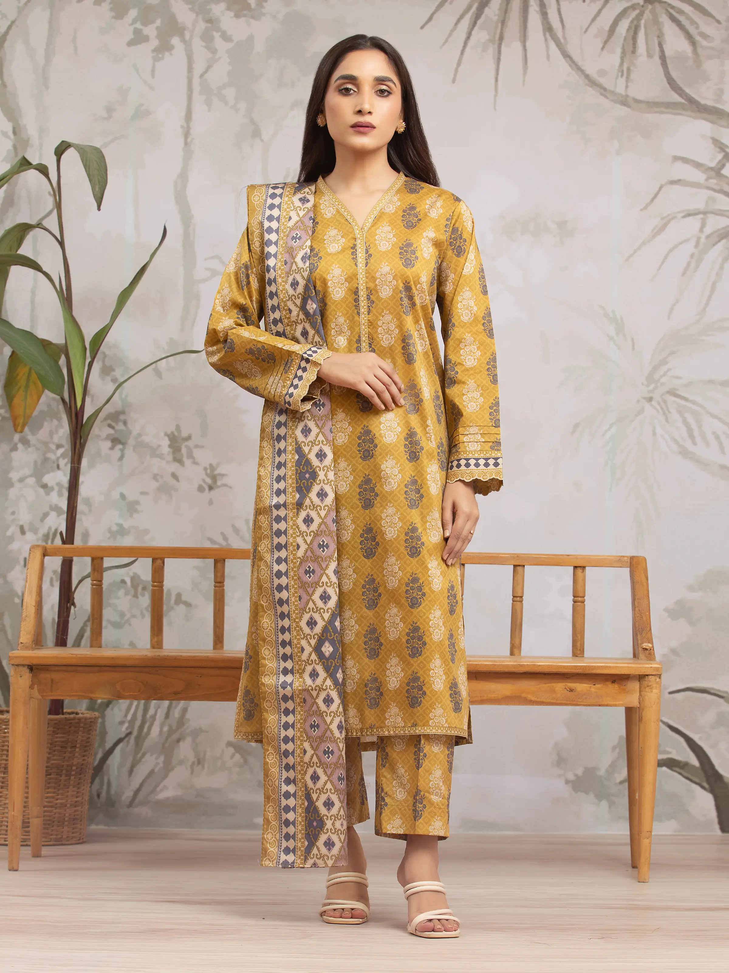 Unstitched Printed Khaddar Suit - EWU24A3-29617-3P