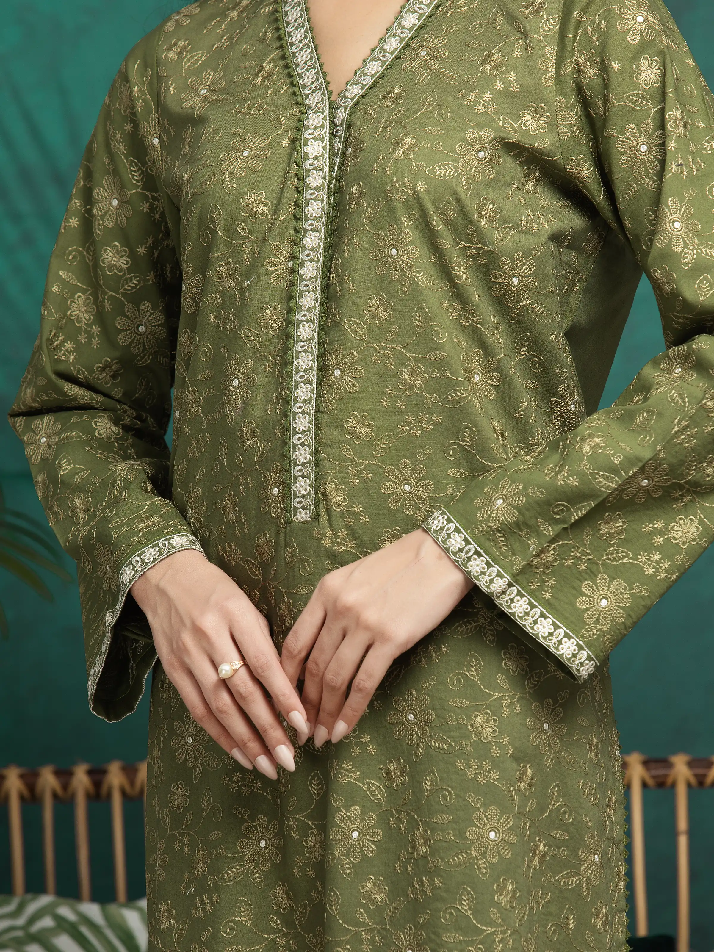 Unstitched Embroidered Cambric Suit - EWU5V2-31018-3P - Image 3