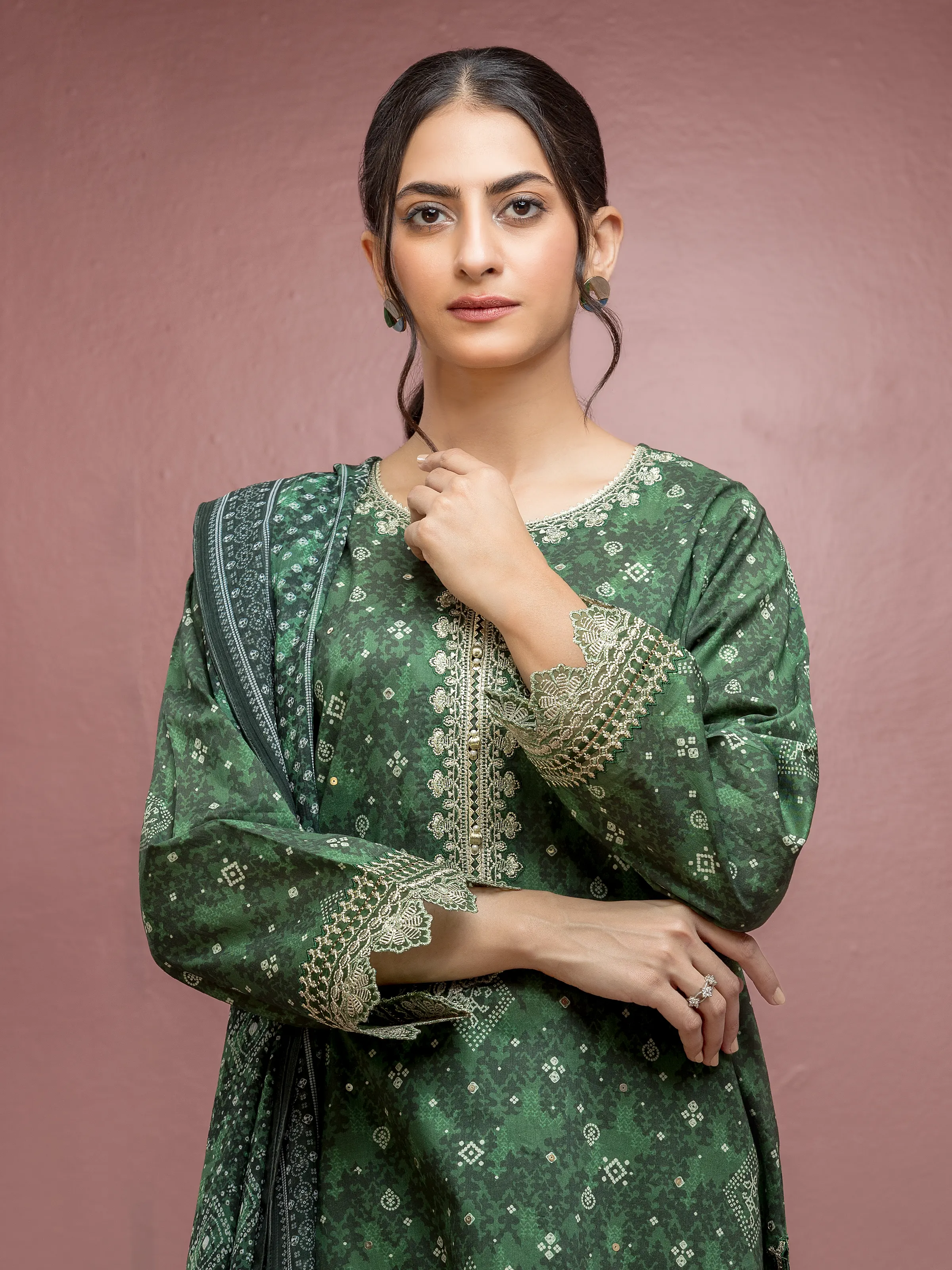 Unstitched Embroidered Cambric Suit - EWU5V2-31042-3P - Image 2