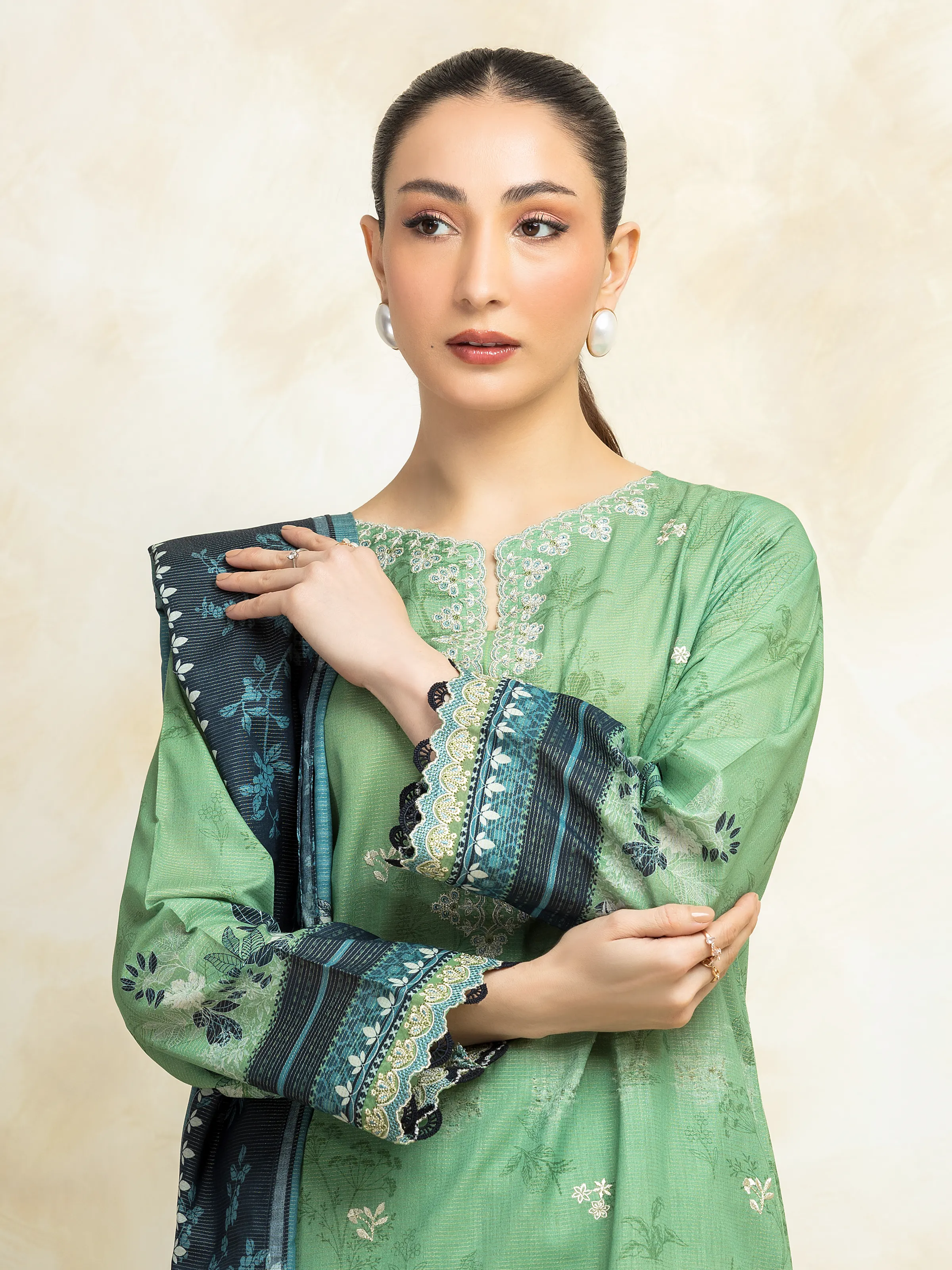 Unstitched Embroidered Lawn Suit - EWU5V1-31205-3P - Image 4